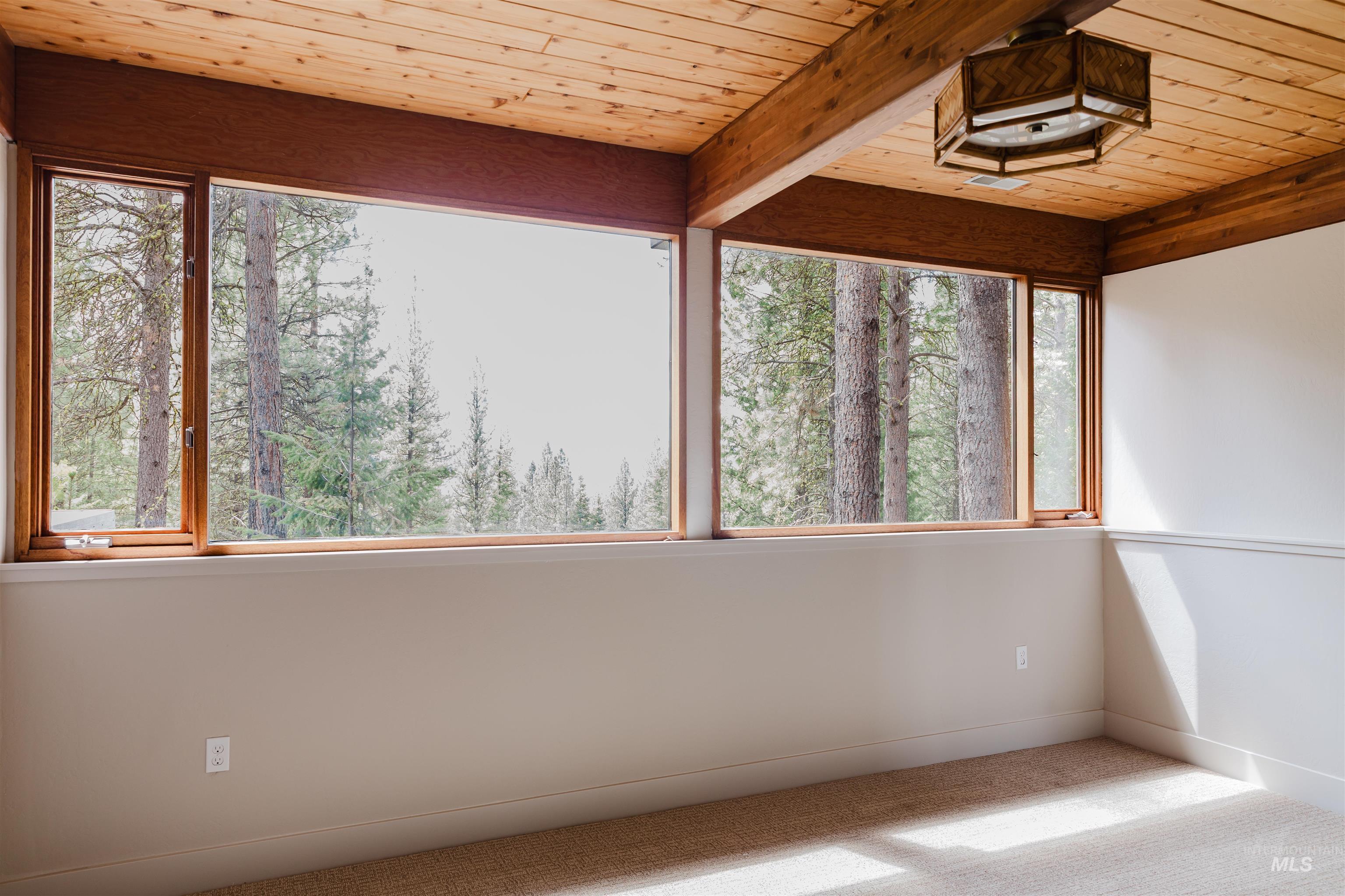136 Silver Fox Trail, McCall, Idaho 83638, 4 Bedrooms, 2.5 Bathrooms, Residential For Sale, Price $1,325,000,MLS 98984880