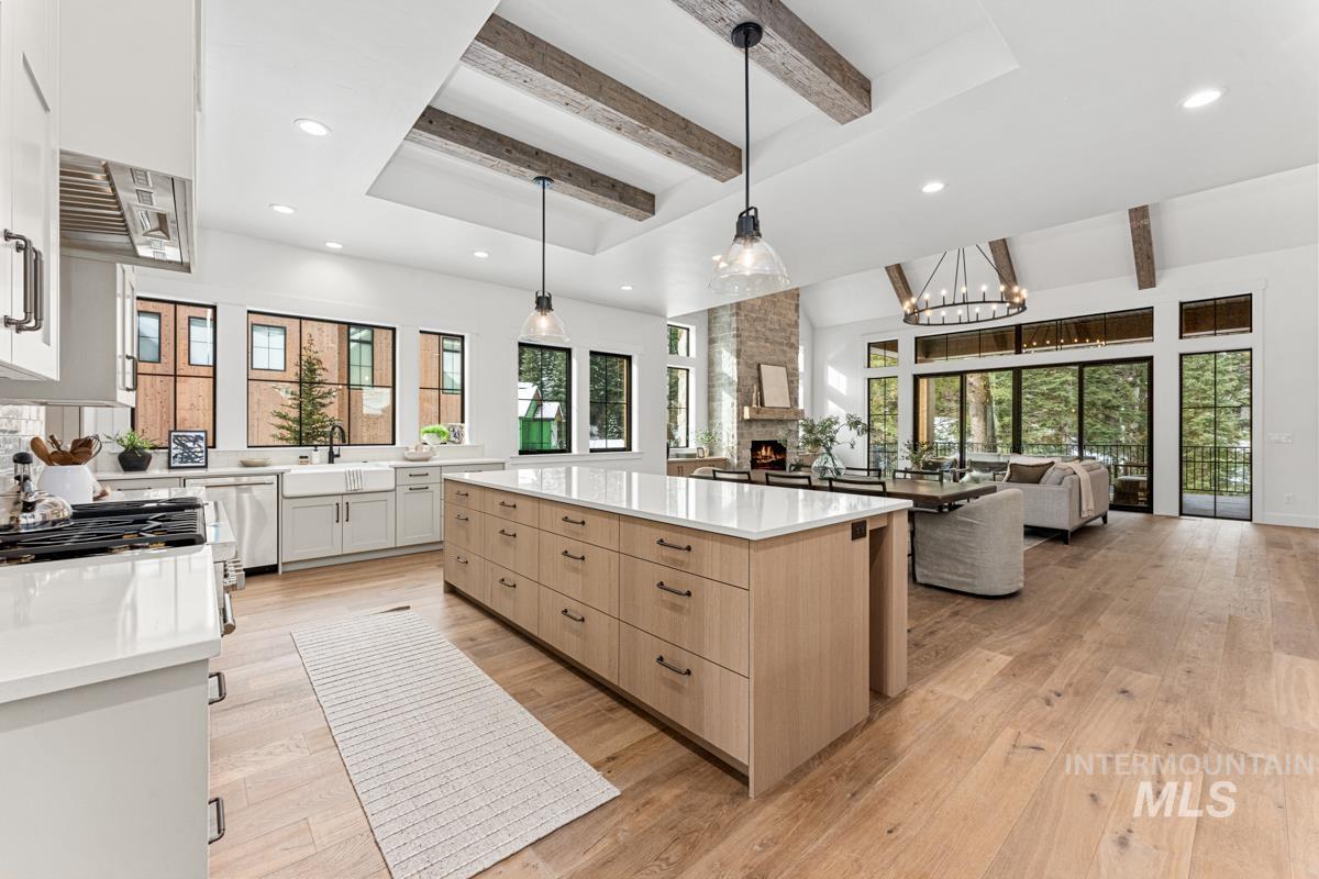 64 Ponderosa Ridge Court, Donnelly, Idaho 83615, 4 Bedrooms, 3.5 Bathrooms, Residential For Sale, Price $2,699,000,MLS 98984882
