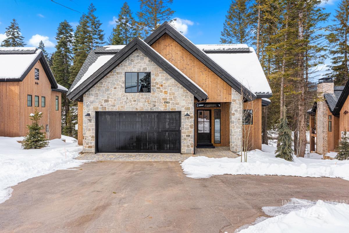 64 Ponderosa Ridge Court, Donnelly, Idaho 83615, 4 Bedrooms, 3.5 Bathrooms, Residential For Sale, Price $2,699,000,MLS 98984882