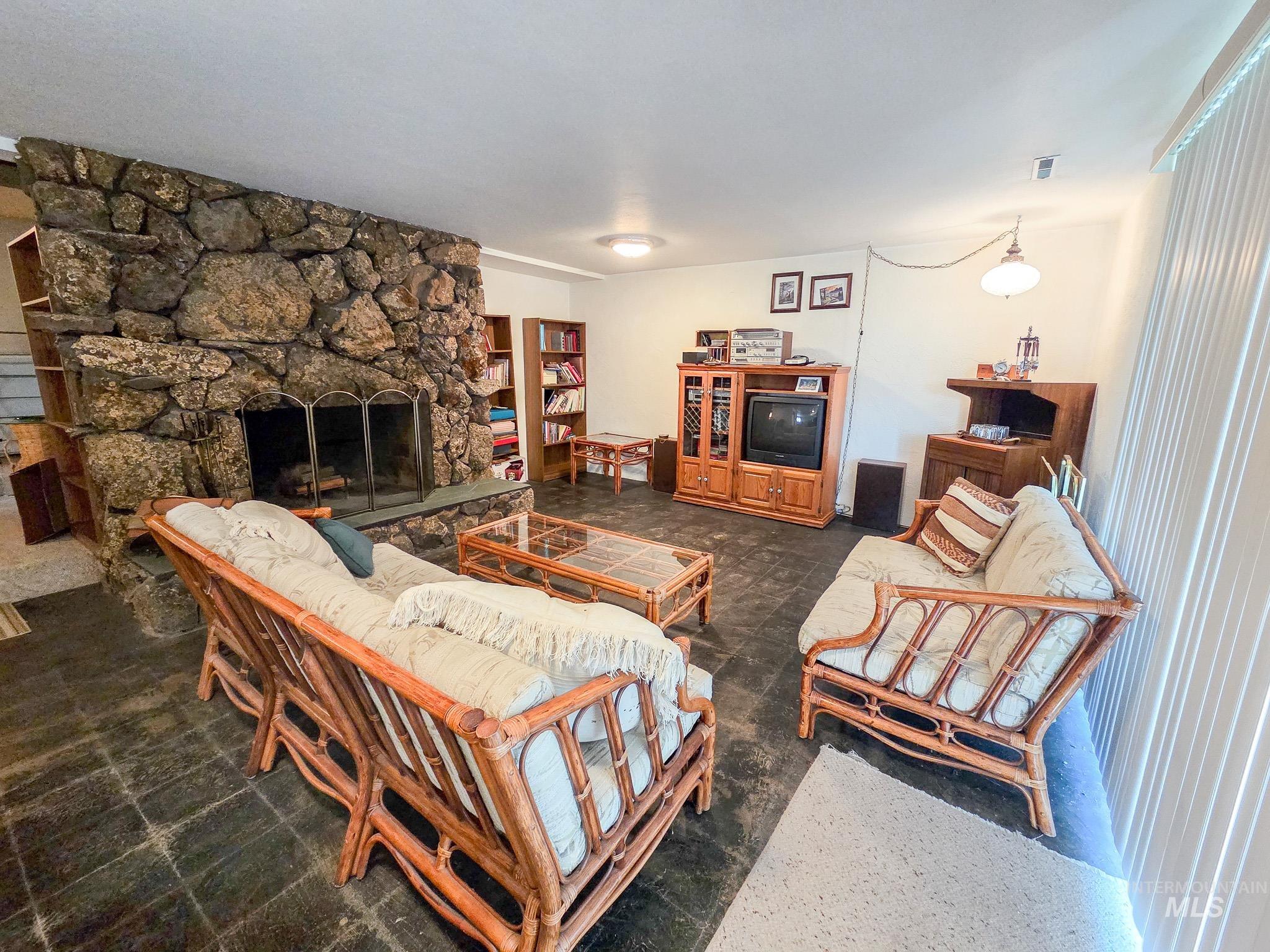 1808 Valleyview, Clarkston, Washington 99403, 3 Bedrooms, 3 Bathrooms, Residential For Sale, Price $439,000, 98984885