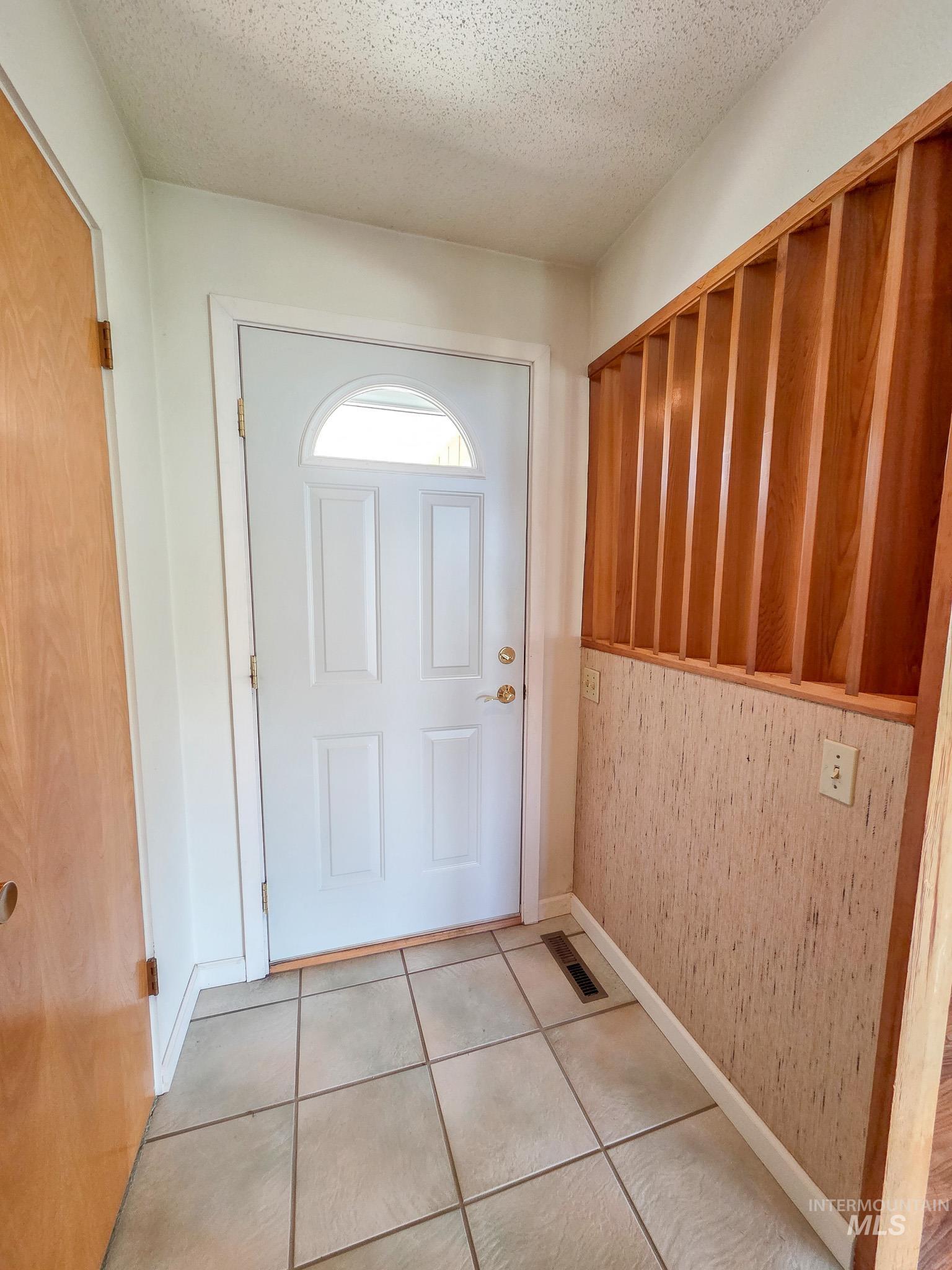 1808 Valleyview, Clarkston, Washington 99403, 3 Bedrooms, 3 Bathrooms, Residential For Sale, Price $439,000, 98984885