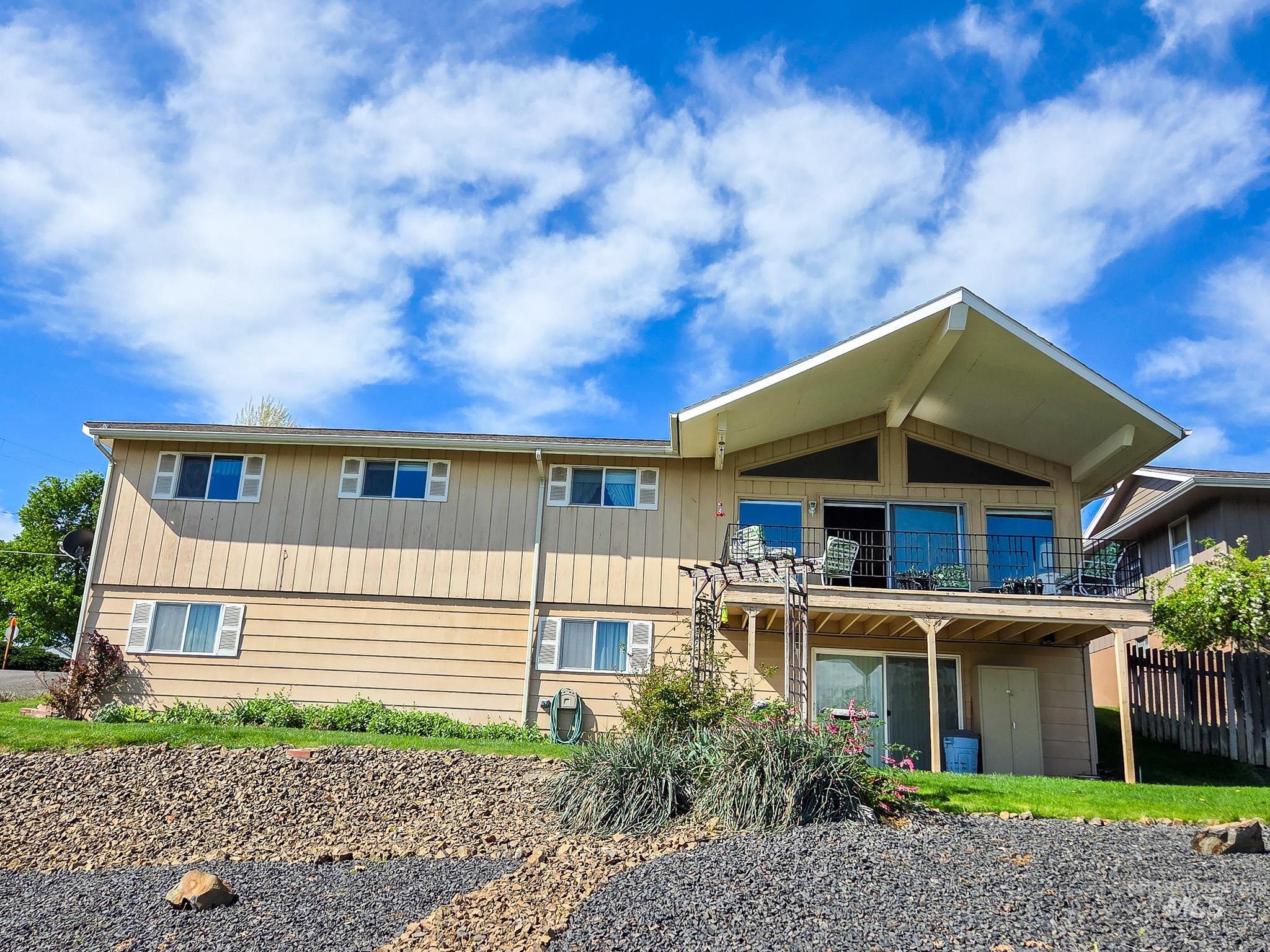 1808 Valleyview, Clarkston, Washington 99403, 3 Bedrooms, 3 Bathrooms, Residential For Sale, Price $439,000, 98984885