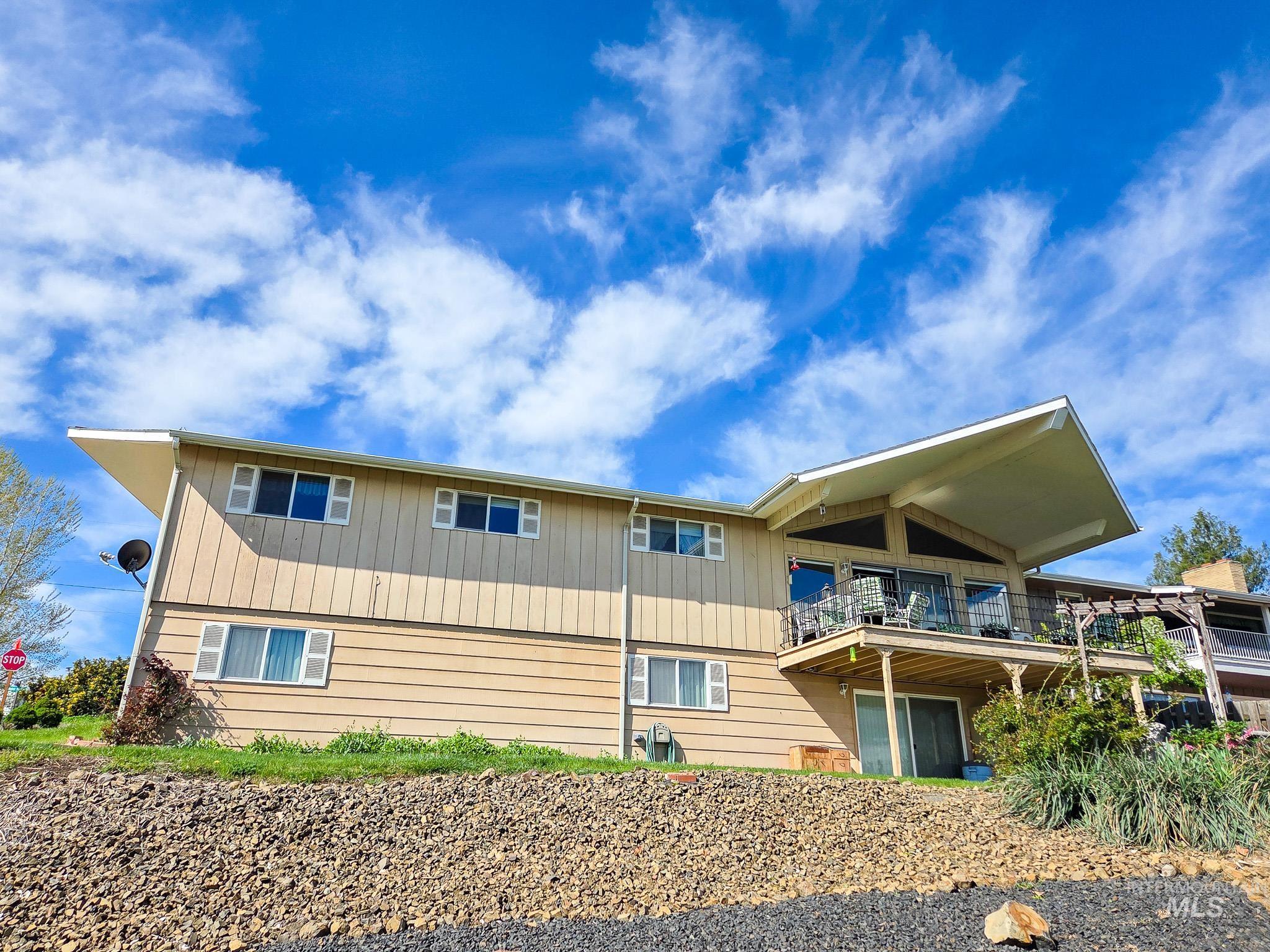 1808 Valleyview, Clarkston, Washington 99403, 3 Bedrooms, 3 Bathrooms, Residential For Sale, Price $439,000, 98984885