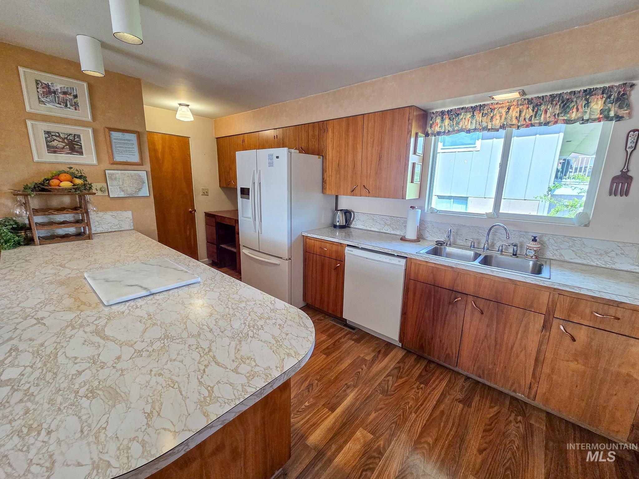 1808 Valleyview, Clarkston, Washington 99403, 3 Bedrooms, 3 Bathrooms, Residential For Sale, Price $439,000,MLS 98984885