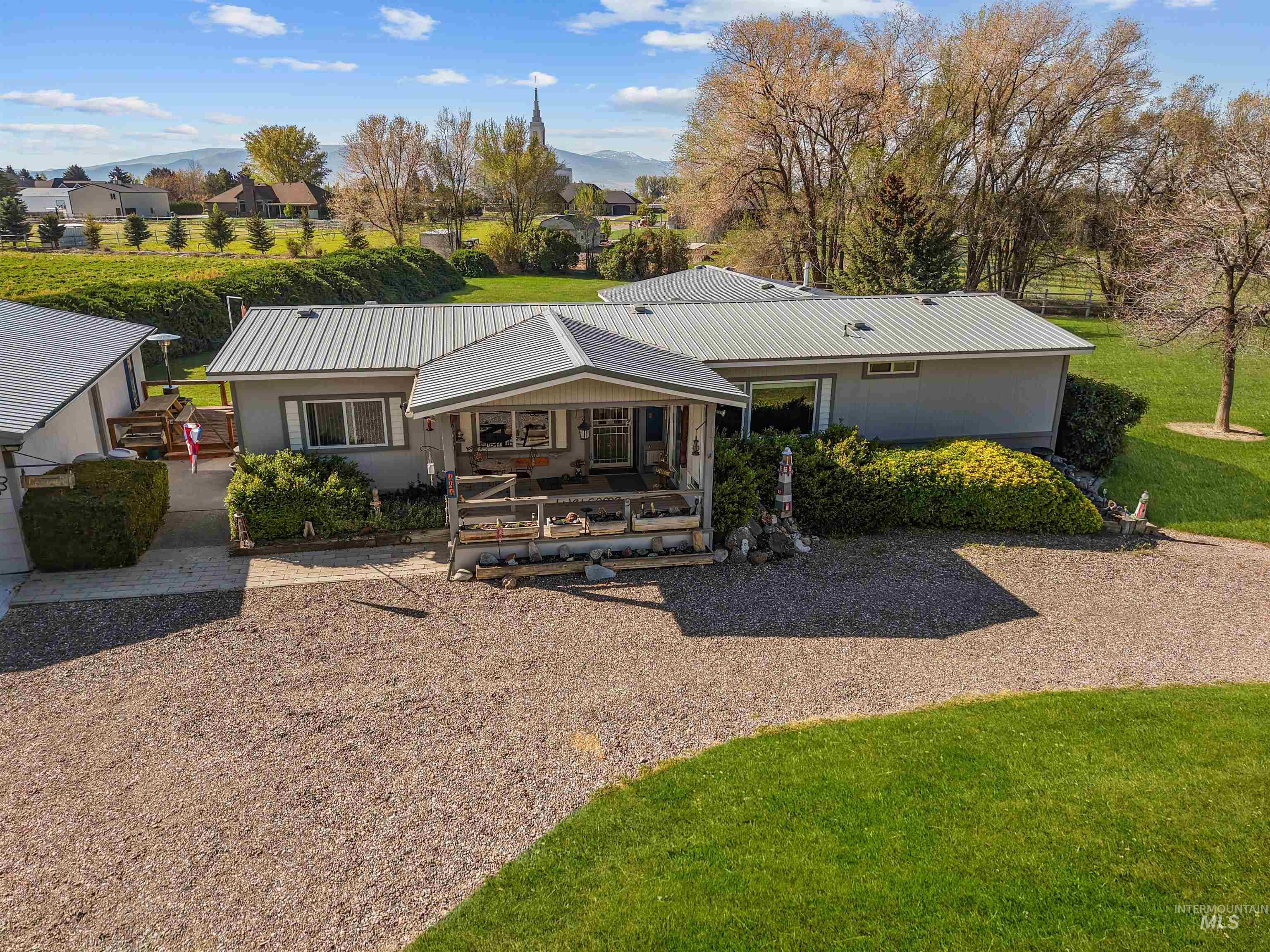 141 Hilltop Ct, Burley, Idaho 83318, 3 Bedrooms, 2 Bathrooms, Residential For Sale, Price $325,000,MLS 98984887