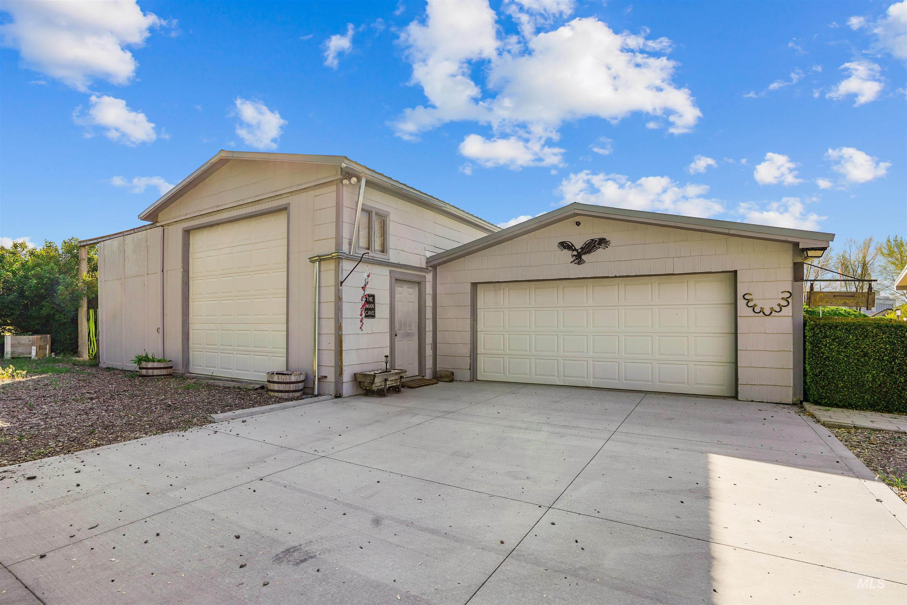 141 Hilltop Ct, Burley, Idaho 83318, 3 Bedrooms, 2 Bathrooms, Residential For Sale, Price $325,000,MLS 98984887