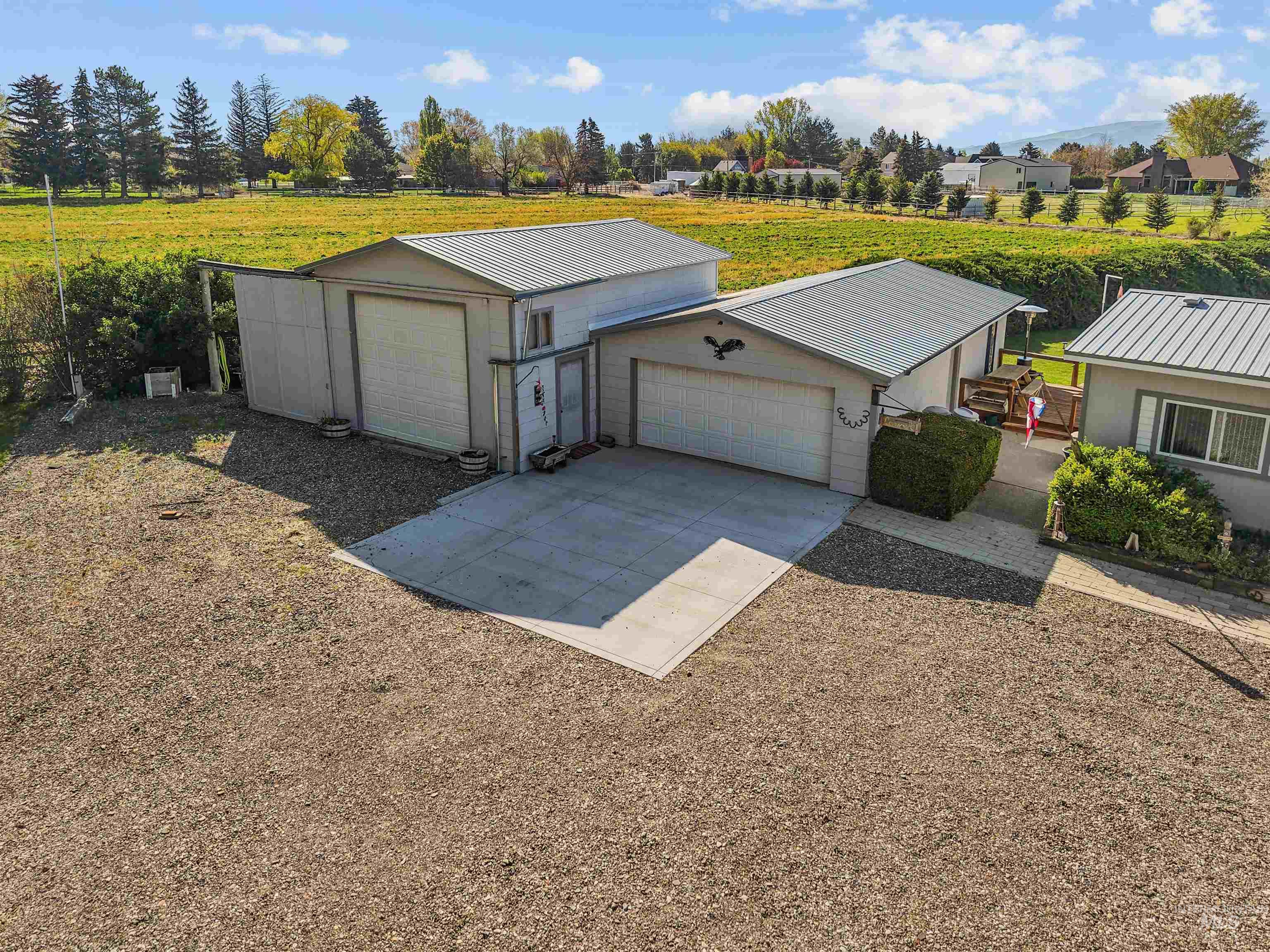 141 Hilltop Ct, Burley, Idaho 83318, 3 Bedrooms, 2 Bathrooms, Residential For Sale, Price $325,000,MLS 98984887