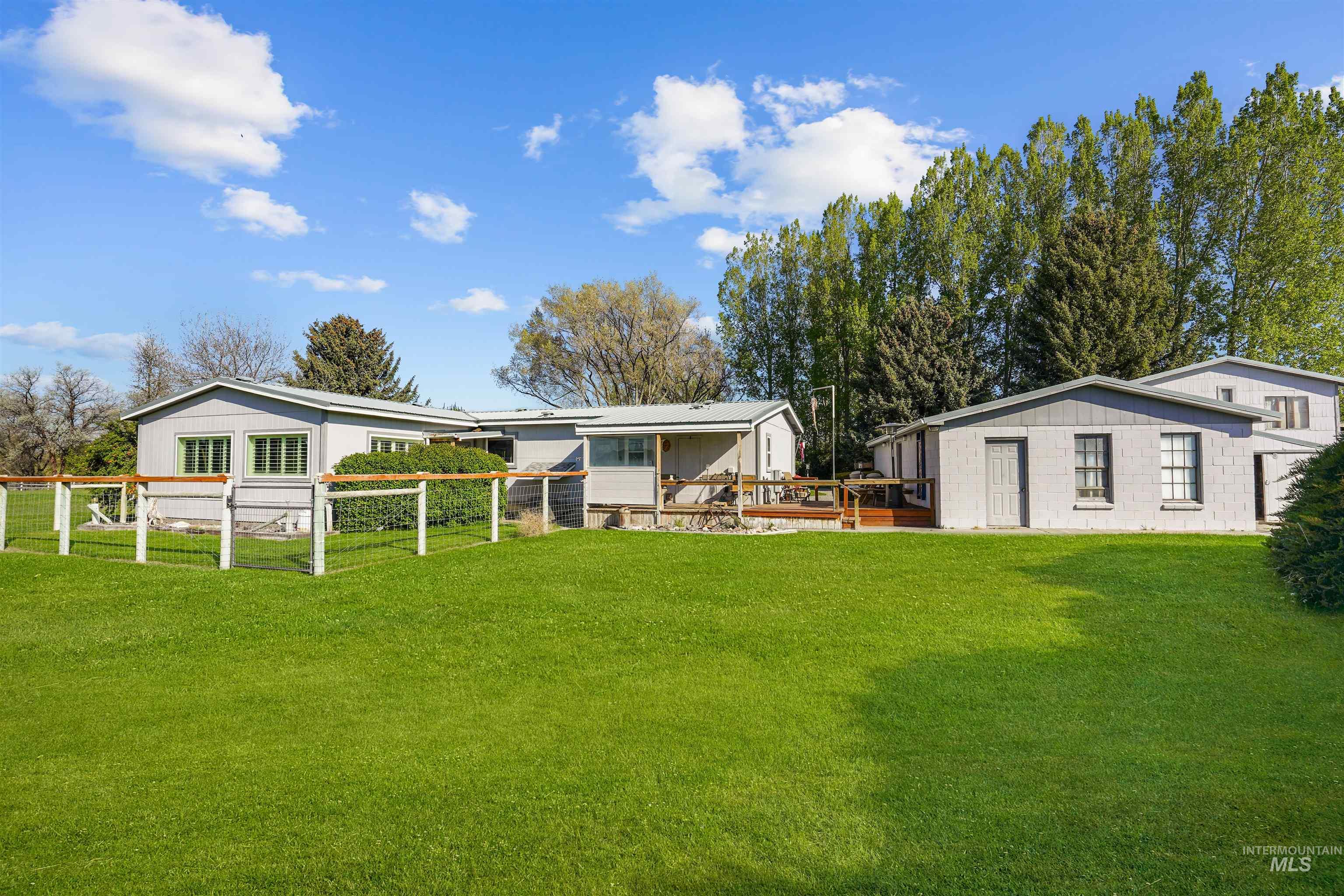 141 Hilltop Ct, Burley, Idaho 83318, 3 Bedrooms, 2 Bathrooms, Residential For Sale, Price $325,000,MLS 98984887