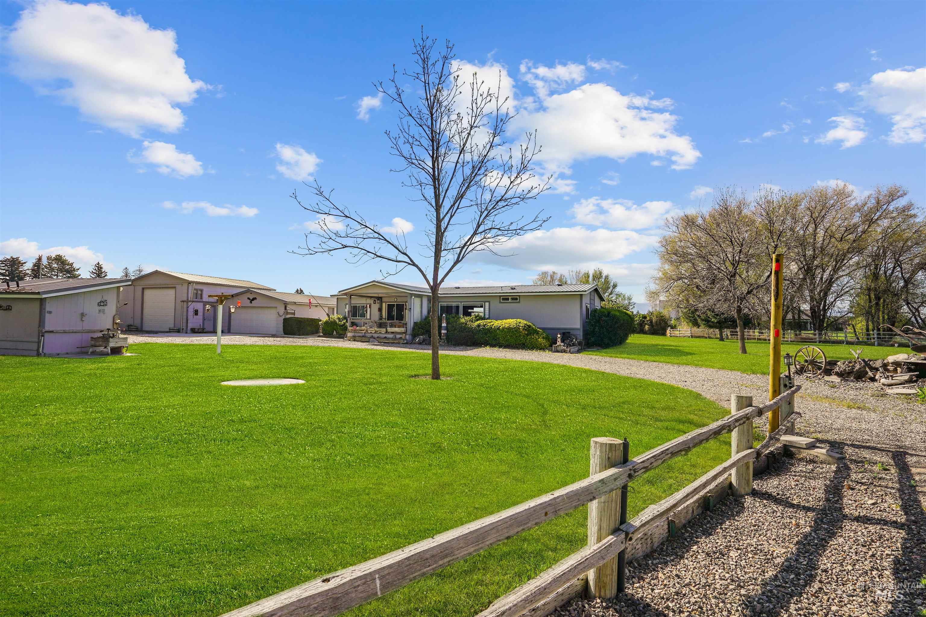 141 Hilltop Ct, Burley, Idaho 83318, 3 Bedrooms, 2 Bathrooms, Residential For Sale, Price $325,000,MLS 98984887
