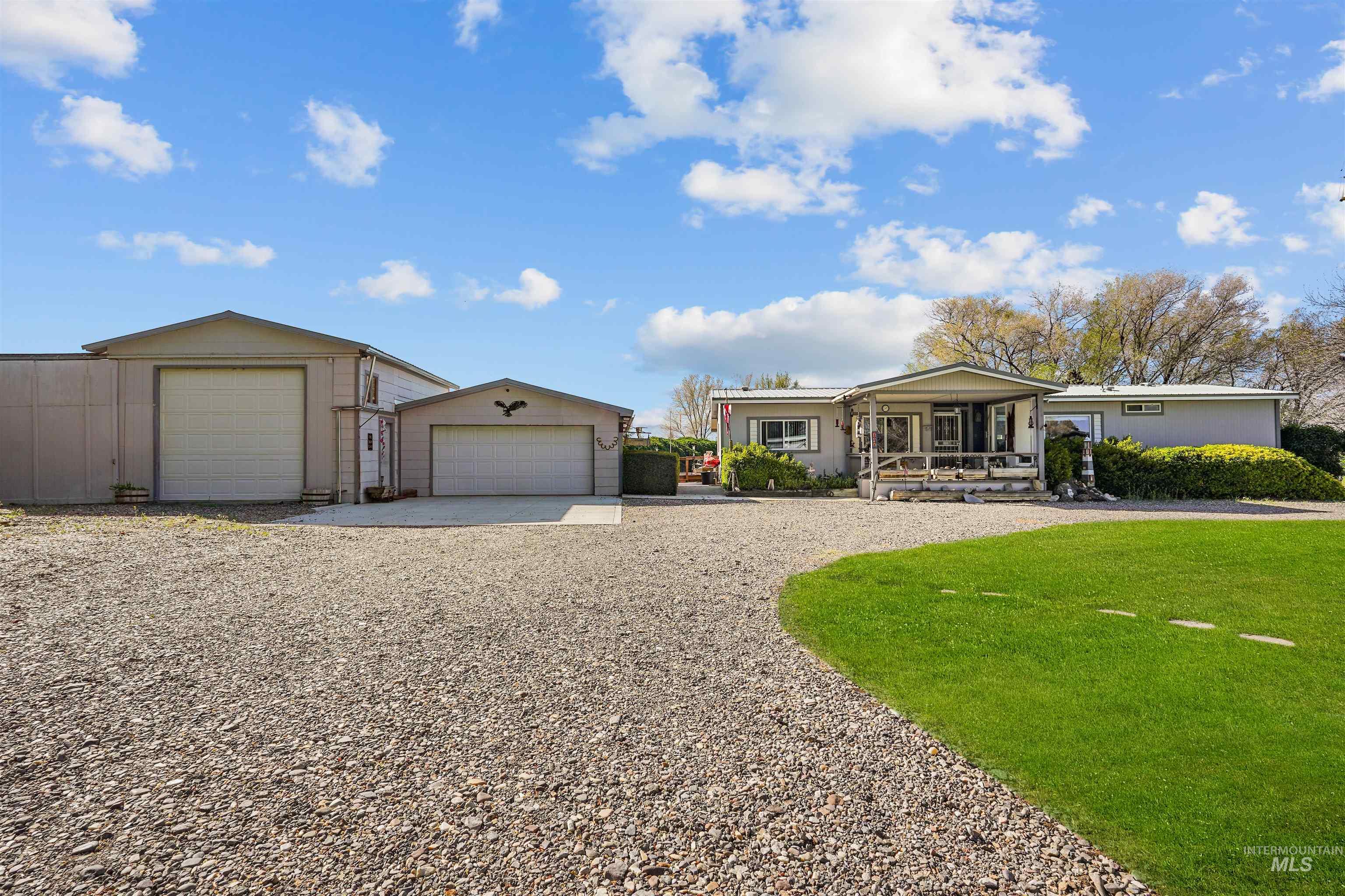 141 Hilltop Ct, Burley, Idaho 83318, 3 Bedrooms, 2 Bathrooms, Residential For Sale, Price $325,000,MLS 98984887