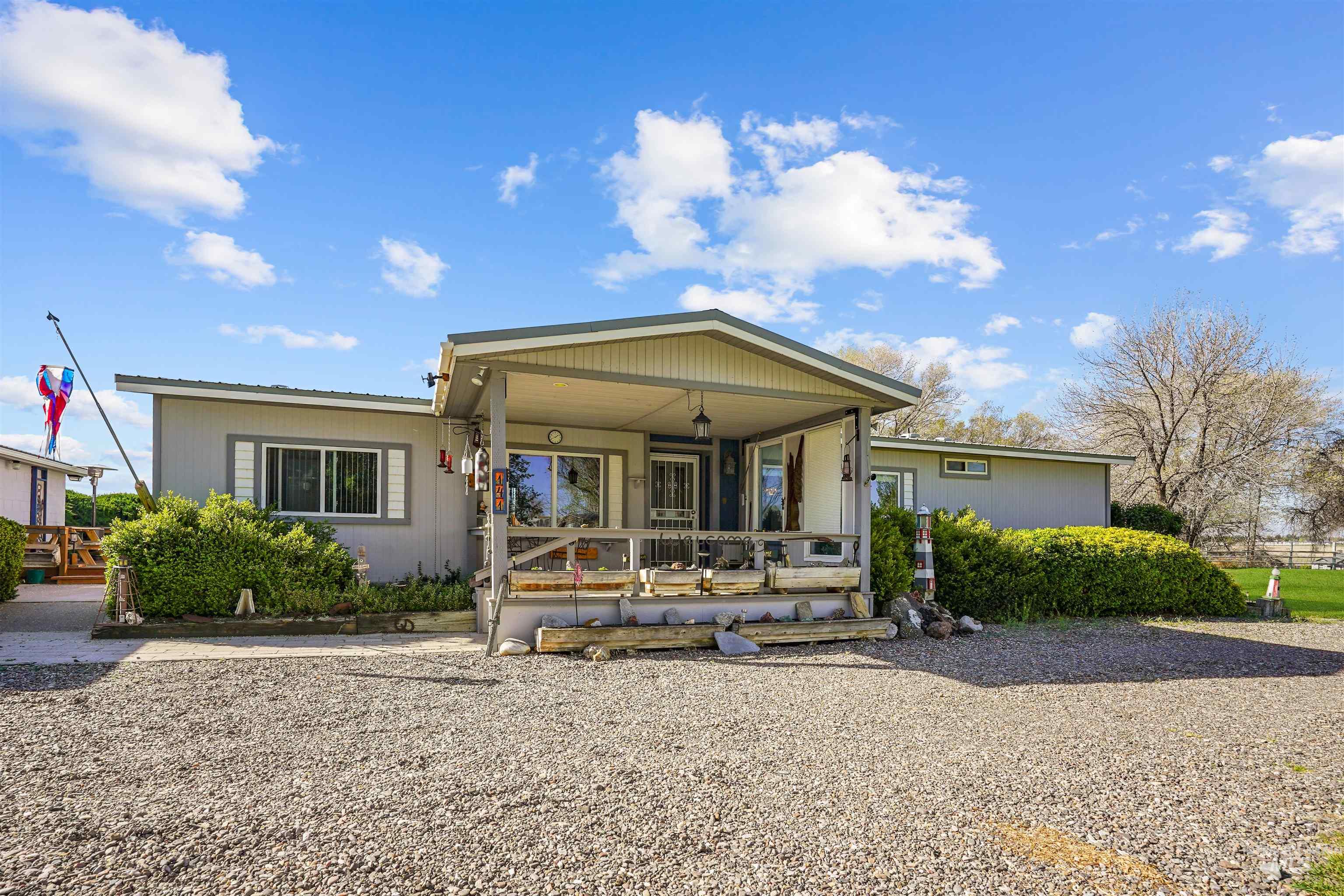141 Hilltop Ct, Burley, Idaho 83318, 3 Bedrooms, 2 Bathrooms, Residential For Sale, Price $325,000,MLS 98984887