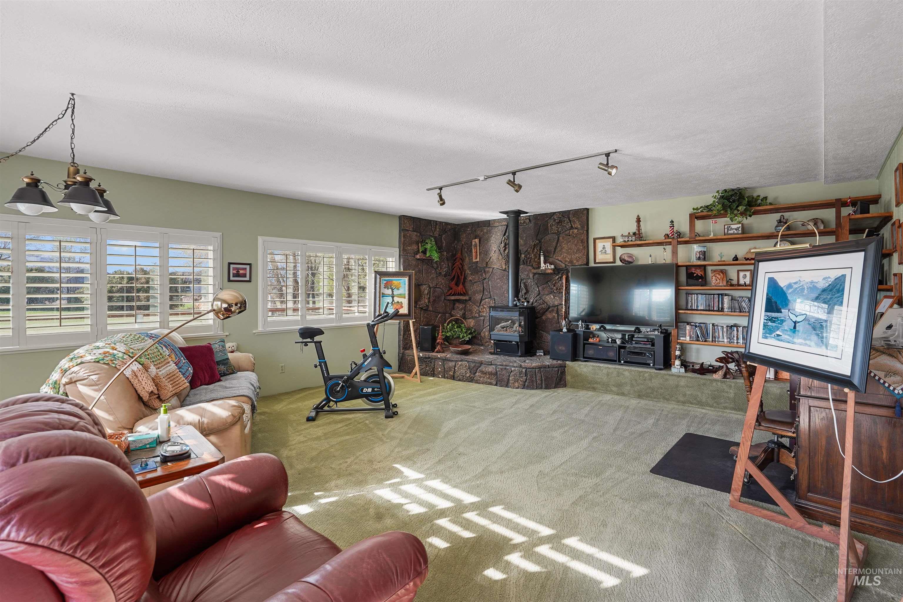 141 Hilltop Ct, Burley, Idaho 83318, 3 Bedrooms, 2 Bathrooms, Residential For Sale, Price $325,000,MLS 98984887