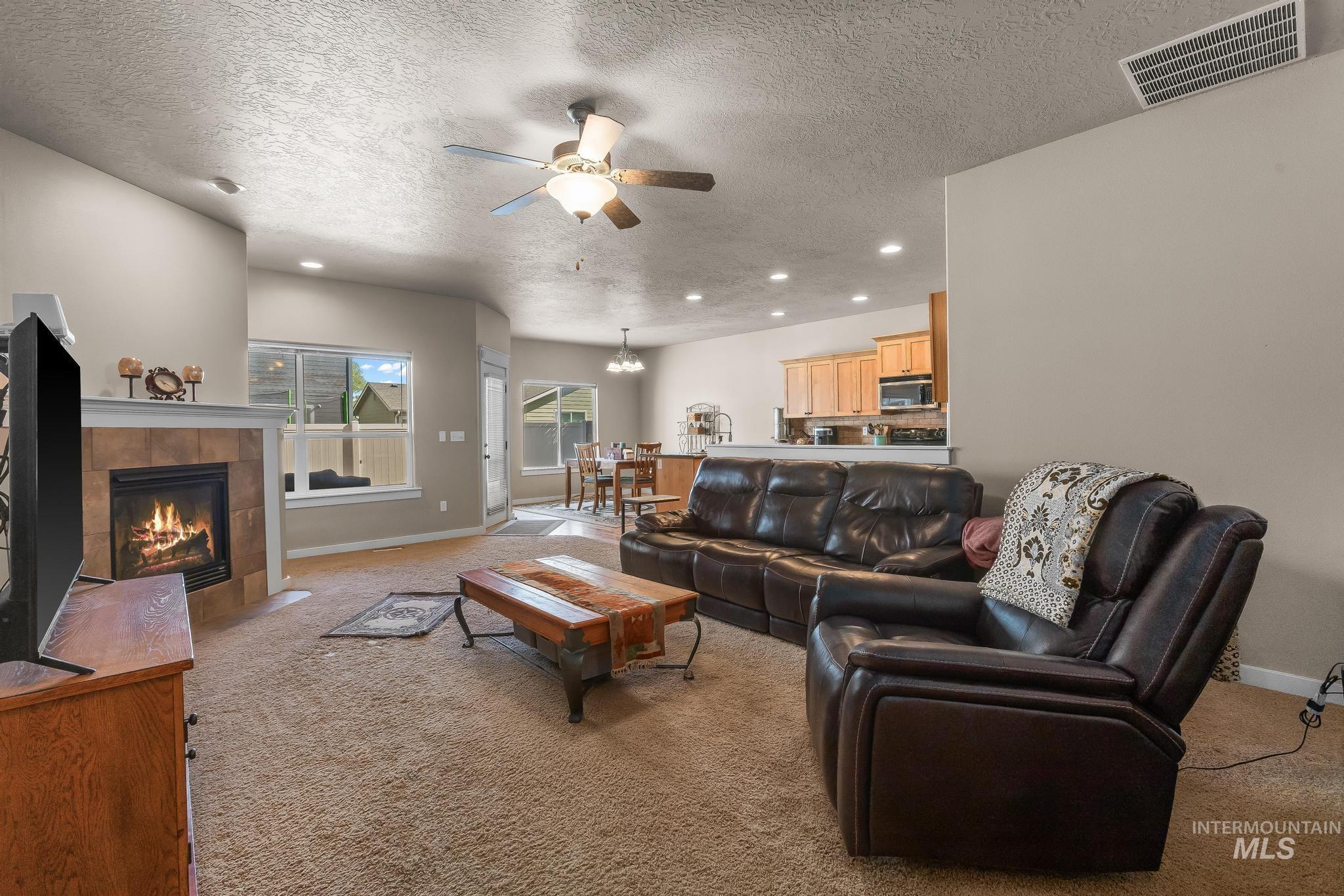 10664 Copper St, Nampa, Idaho 83687, 4 Bedrooms, 2 Bathrooms, Residential For Sale, Price $375,000,MLS 98984888
