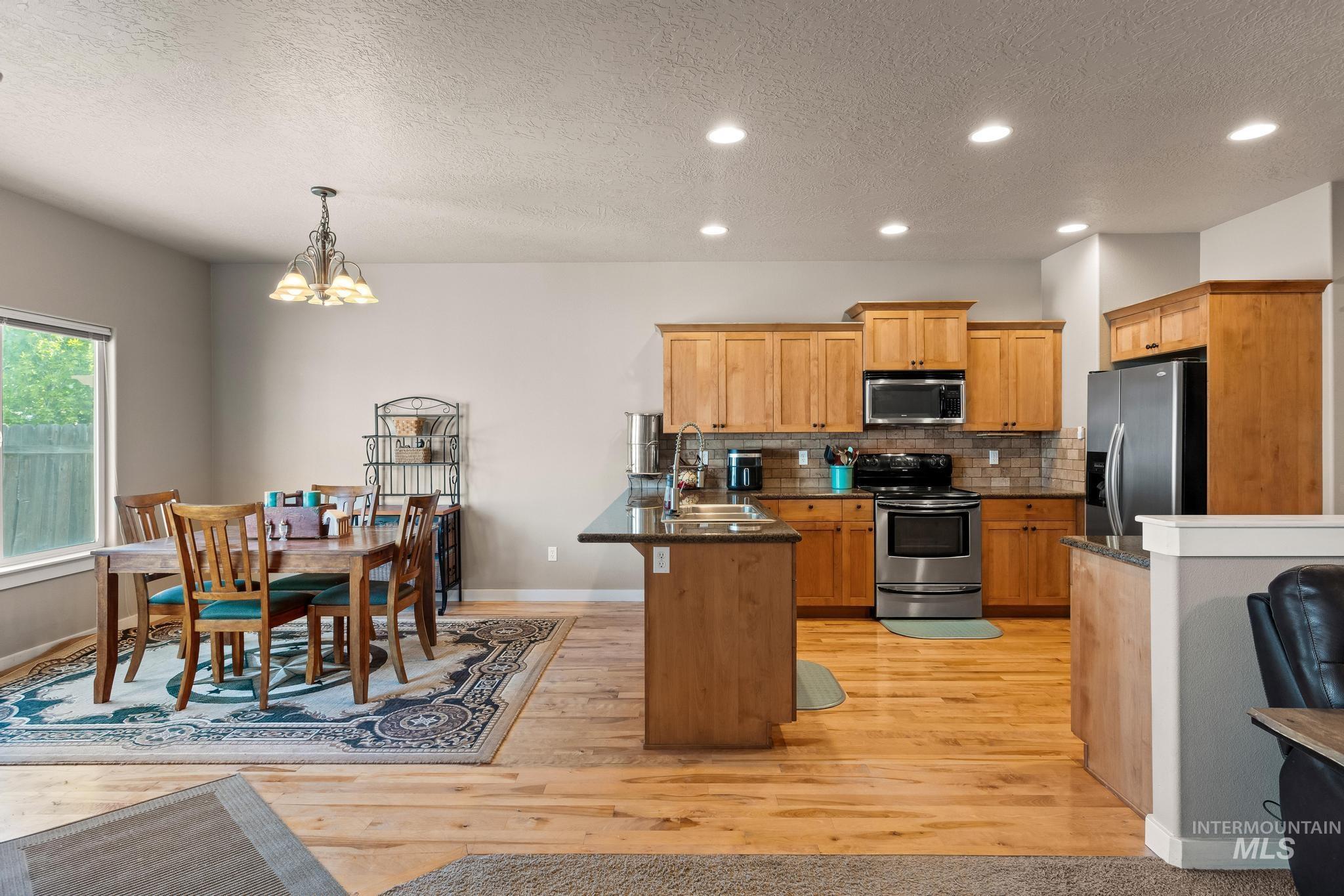 10664 Copper St, Nampa, Idaho 83687, 4 Bedrooms, 2 Bathrooms, Residential For Sale, Price $375,000,MLS 98984888