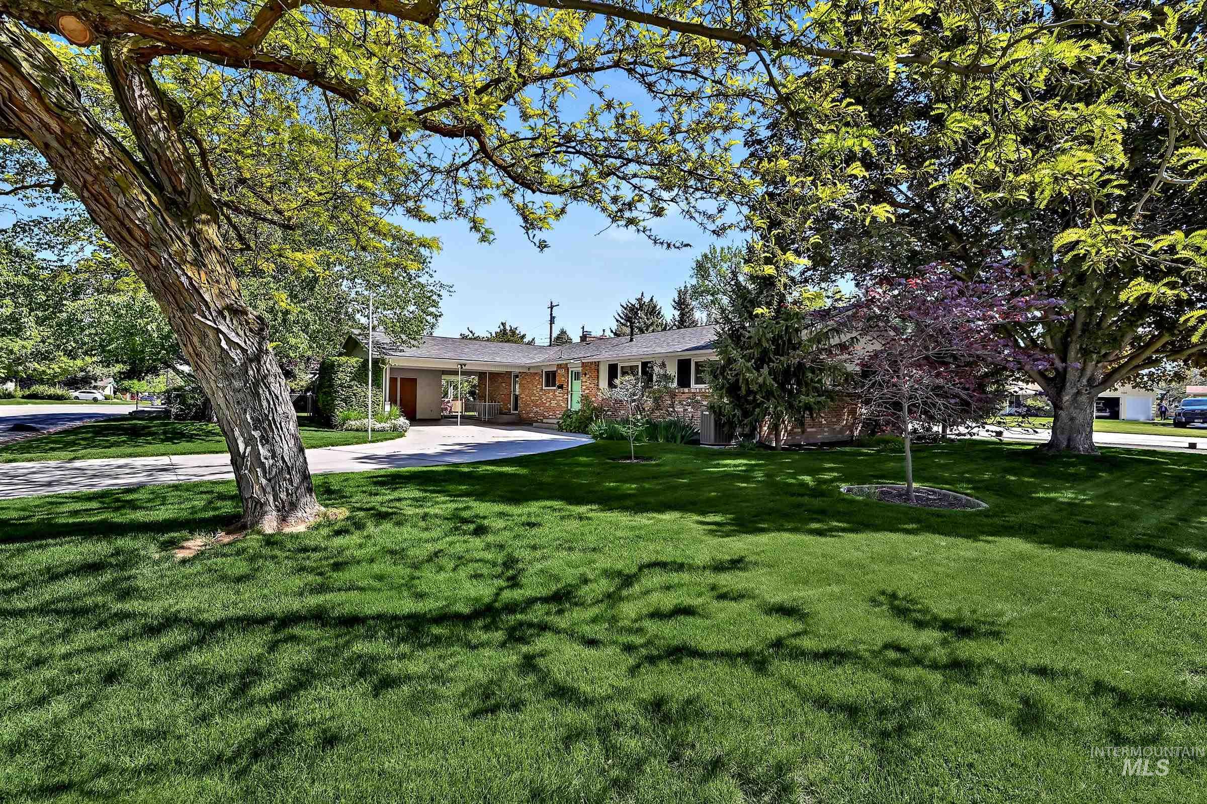 3520 N Rampart Street, Boise, Idaho 83704, 4 Bedrooms, 3 Bathrooms, Residential For Sale, Price $680,000,MLS 98984889
