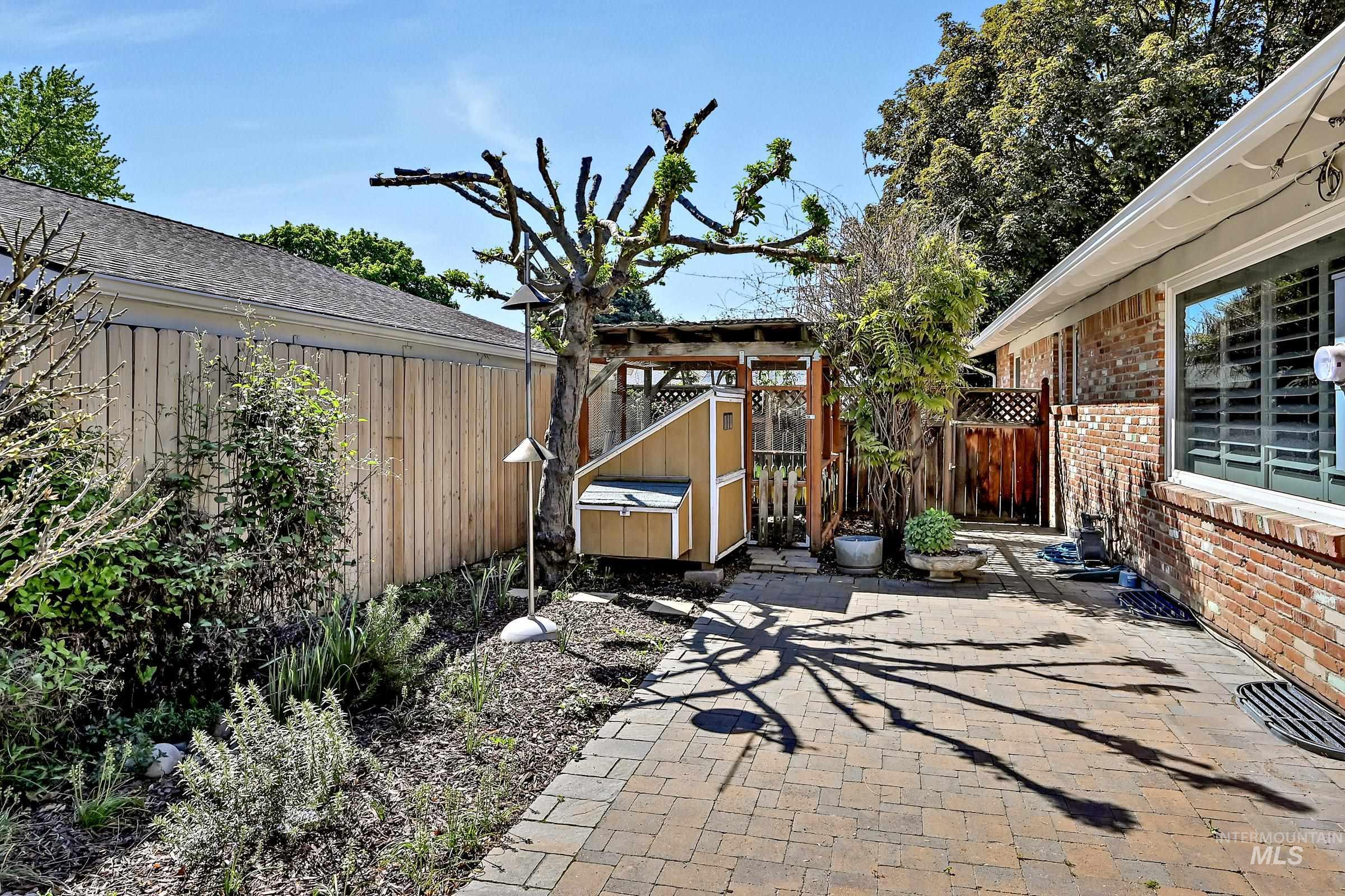 3520 N Rampart Street, Boise, Idaho 83704, 4 Bedrooms, 3 Bathrooms, Residential For Sale, Price $680,000,MLS 98984889