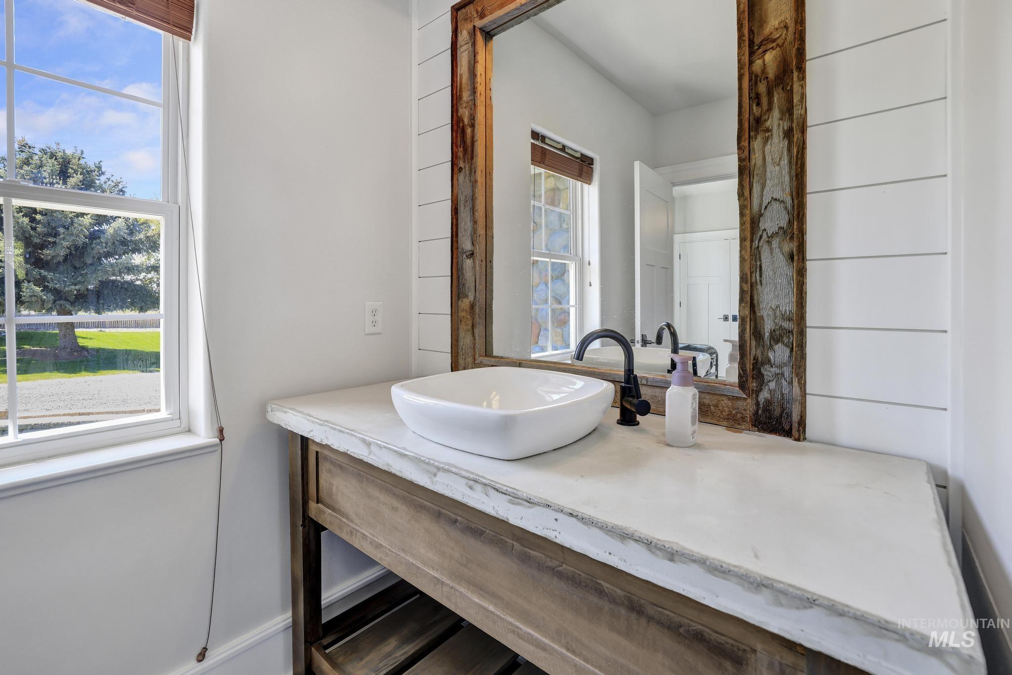 88 Sunnyside Drive, Jerome, Idaho 83338, 3 Bedrooms, 2.5 Bathrooms, Residential For Sale, Price $799,900,MLS 98984890