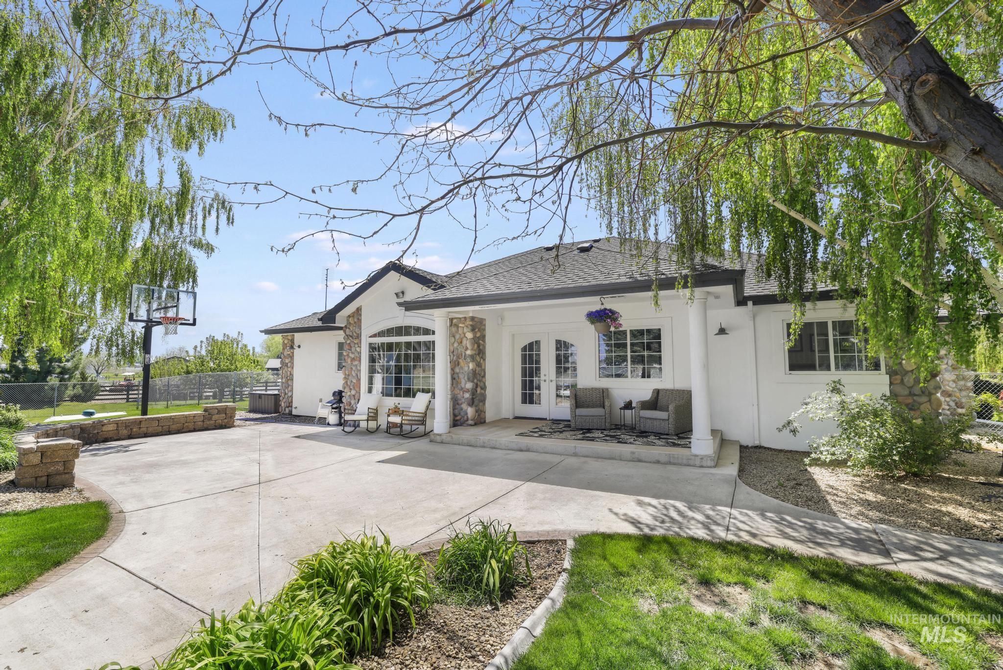 88 Sunnyside Drive, Jerome, Idaho 83338, 3 Bedrooms, 2.5 Bathrooms, Residential For Sale, Price $799,900,MLS 98984890