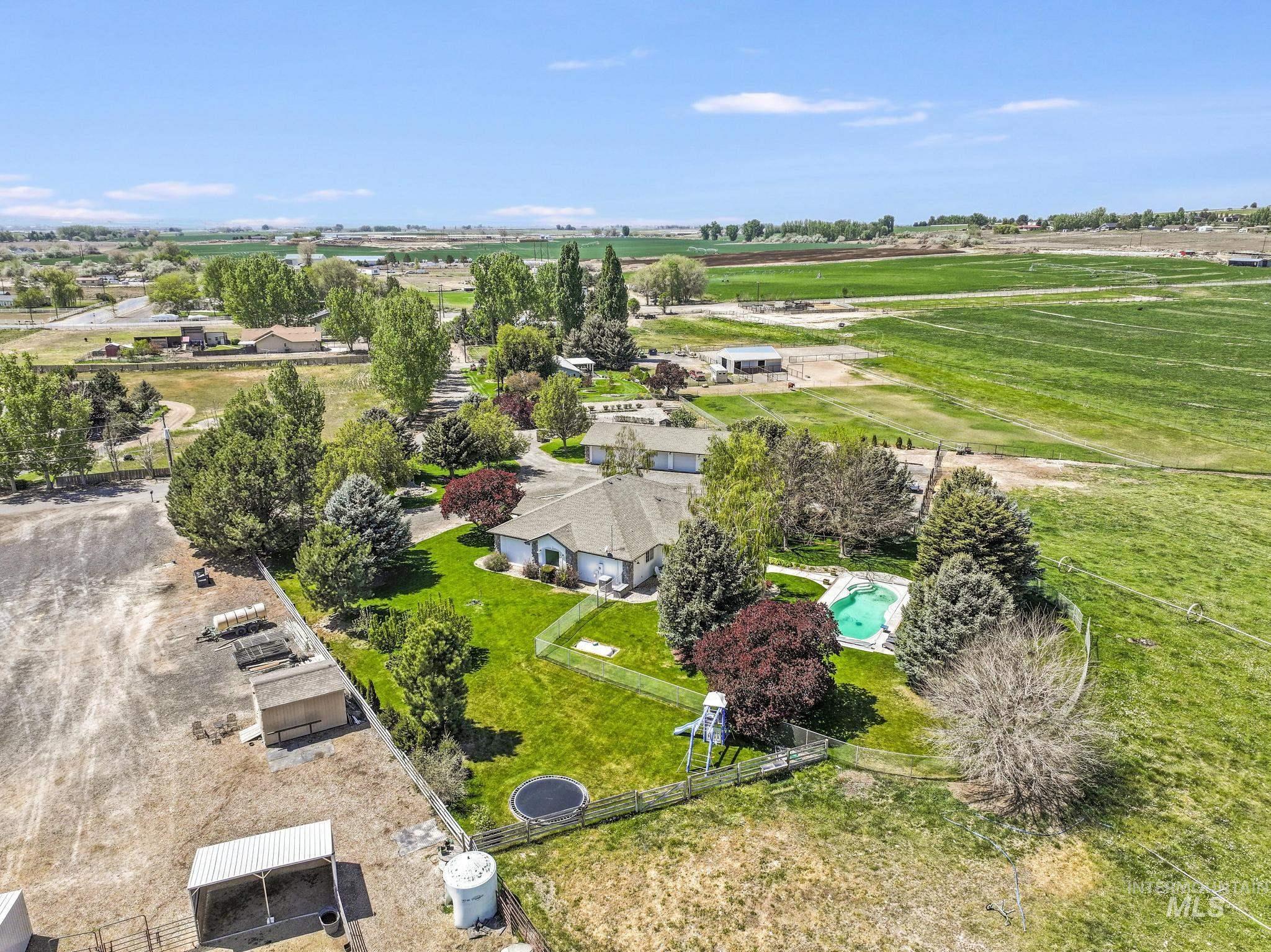 88 Sunnyside Drive, Jerome, Idaho 83338, 3 Bedrooms, 2.5 Bathrooms, Residential For Sale, Price $799,900,MLS 98984890