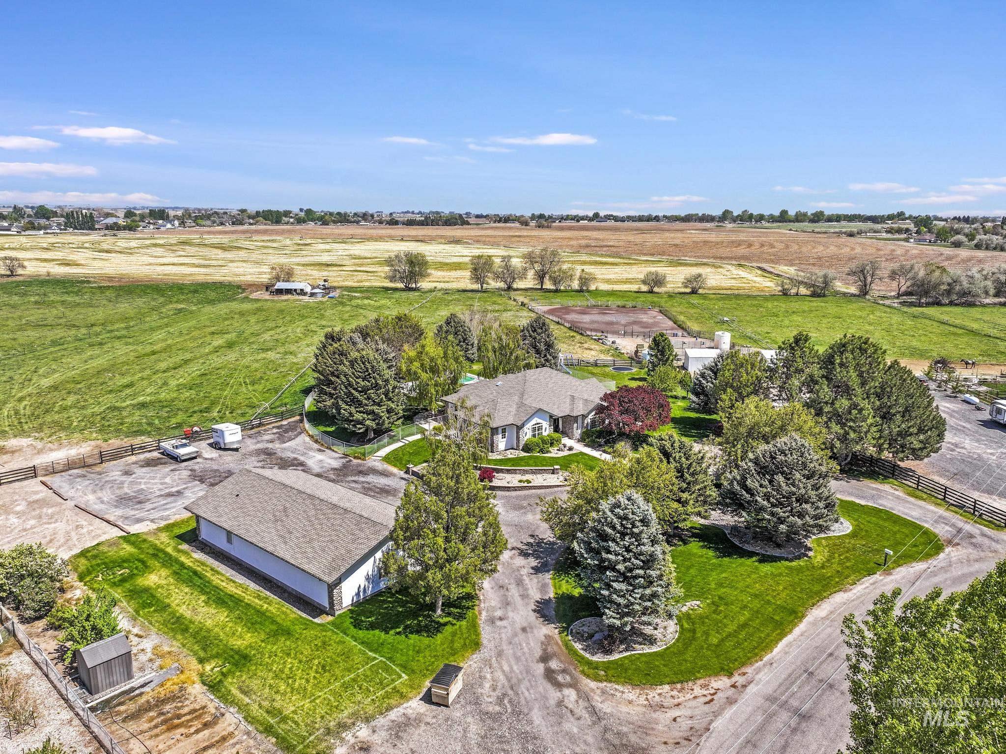 88 Sunnyside Drive, Jerome, Idaho 83338, 3 Bedrooms, 2.5 Bathrooms, Residential For Sale, Price $799,900,MLS 98984890