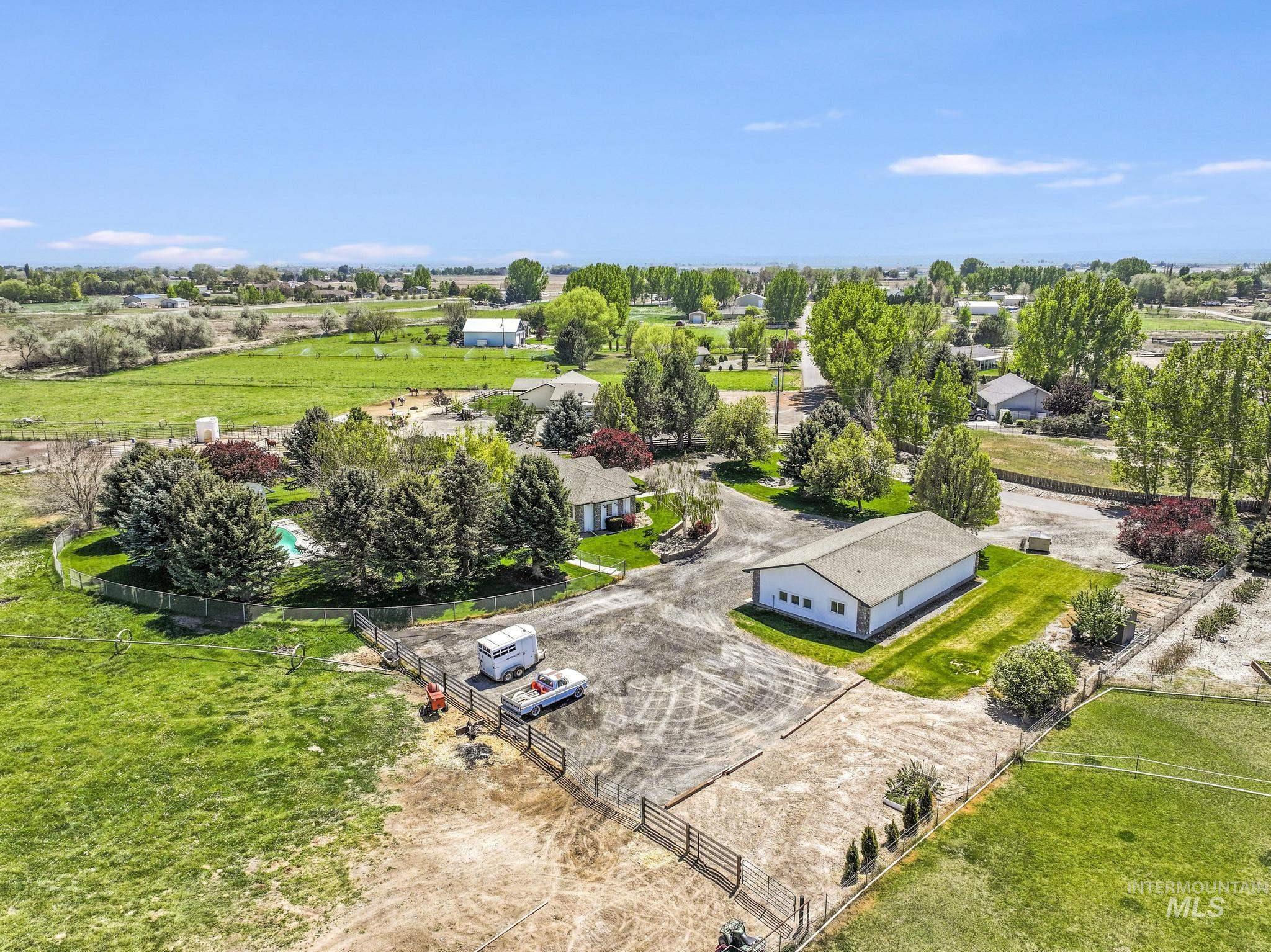 88 Sunnyside Drive, Jerome, Idaho 83338, 3 Bedrooms, 2.5 Bathrooms, Residential For Sale, Price $799,900,MLS 98984890