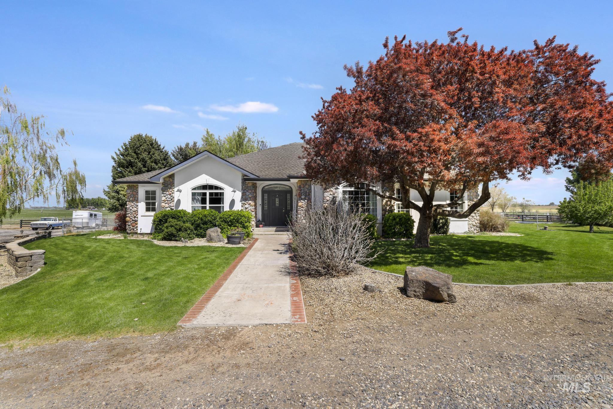 88 Sunnyside Drive, Jerome, Idaho 83338, 3 Bedrooms, 2.5 Bathrooms, Residential For Sale, Price $799,900,MLS 98984890