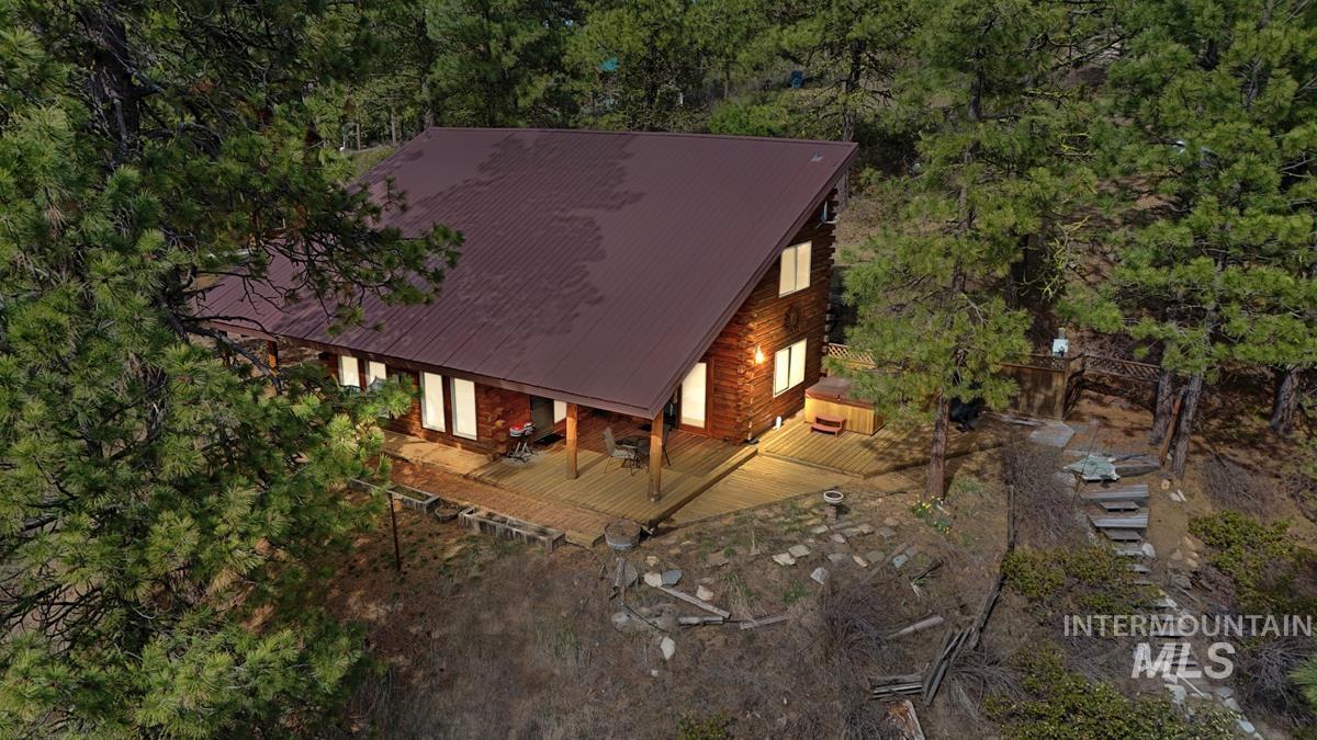 461 Hilltop Road, Cascade, Idaho 83611, 1 Bedroom, 2 Bathrooms, Residential For Sale, Price $851,000,MLS 98984899