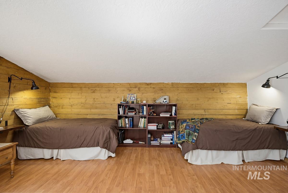 461 Hilltop Road, Cascade, Idaho 83611, 1 Bedroom, 2 Bathrooms, Residential For Sale, Price $851,000,MLS 98984899