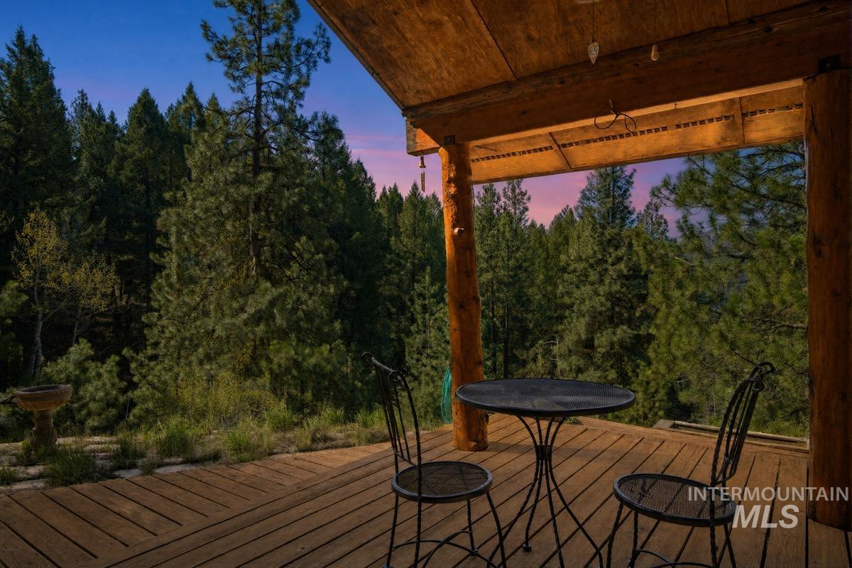 461 Hilltop Road, Cascade, Idaho 83611, 1 Bedroom, 2 Bathrooms, Residential For Sale, Price $851,000,MLS 98984899