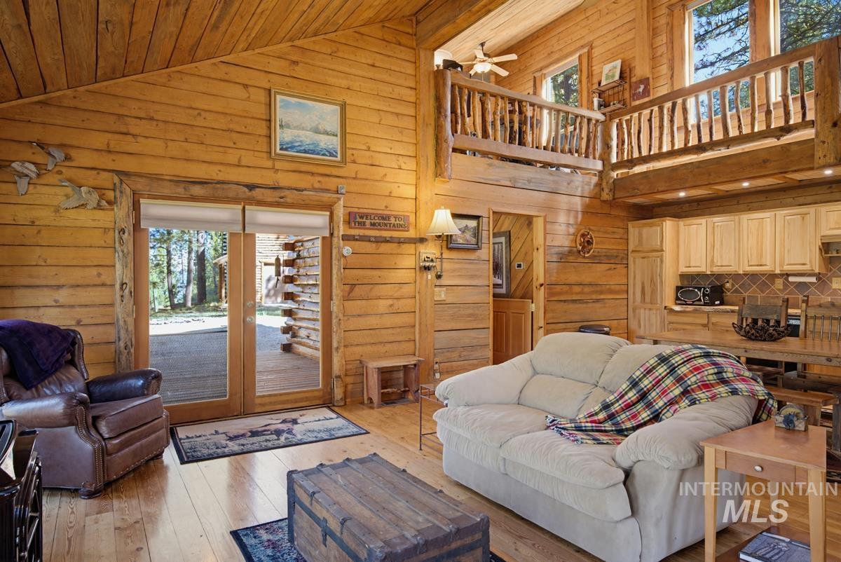 461 Hilltop Road, Cascade, Idaho 83611, 1 Bedroom, 2 Bathrooms, Residential For Sale, Price $851,000,MLS 98984899