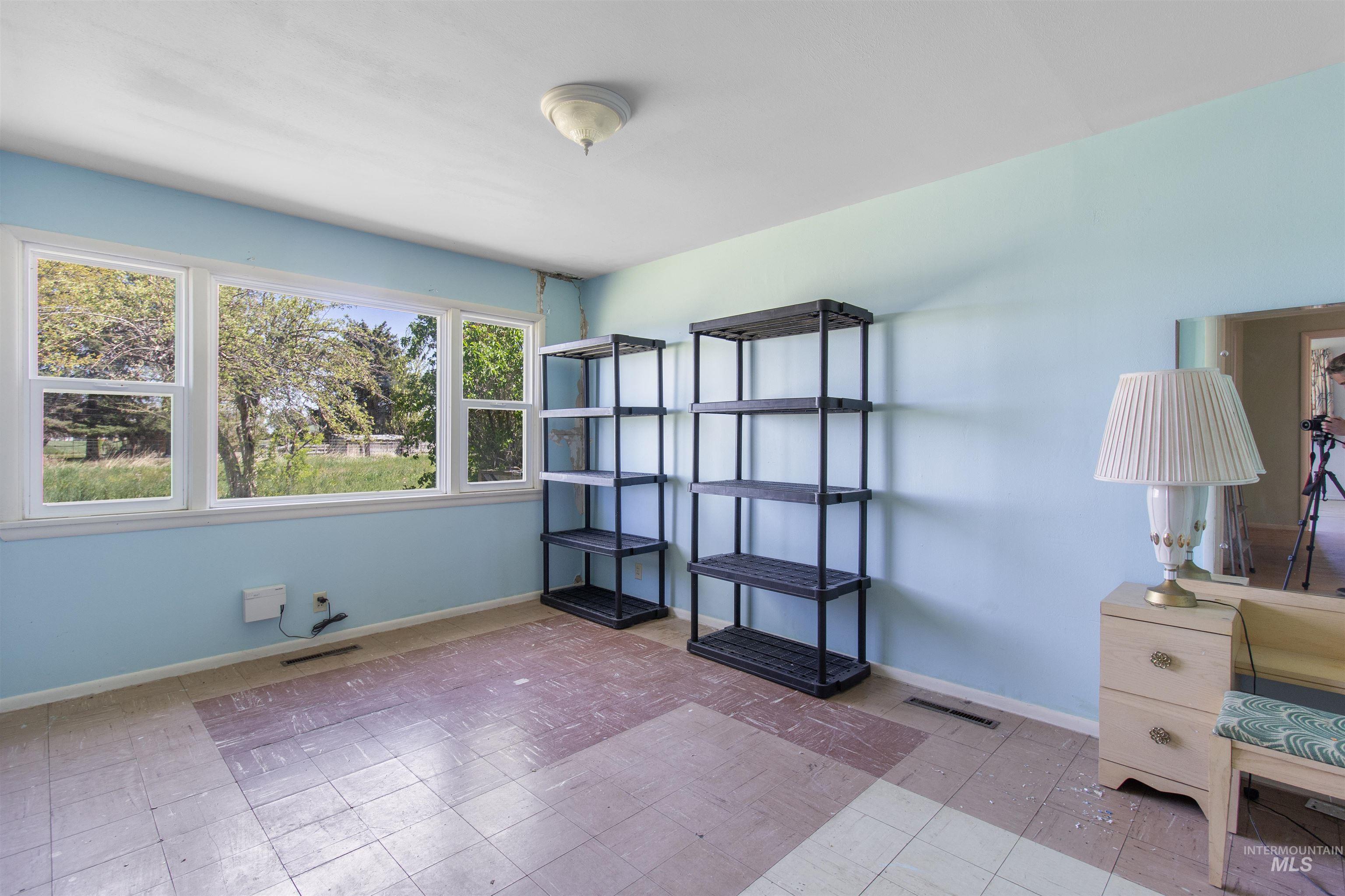 27 W 100 N, Rupert, Idaho 83350, 4 Bedrooms, 2.5 Bathrooms, Residential For Sale, Price $375,000,MLS 98984900