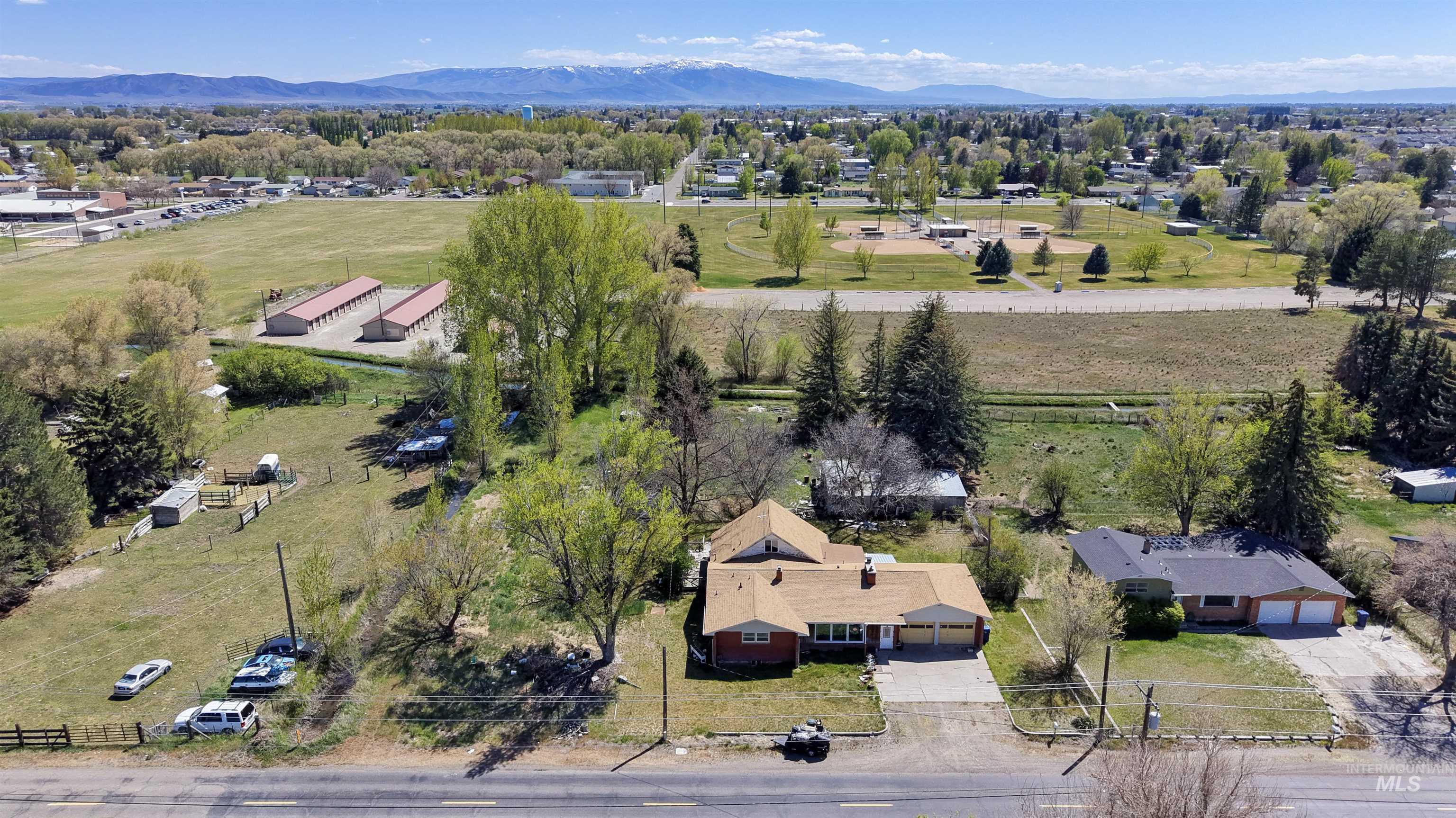 27 W 100 N, Rupert, Idaho 83350, 4 Bedrooms, 2.5 Bathrooms, Residential For Sale, Price $375,000,MLS 98984900