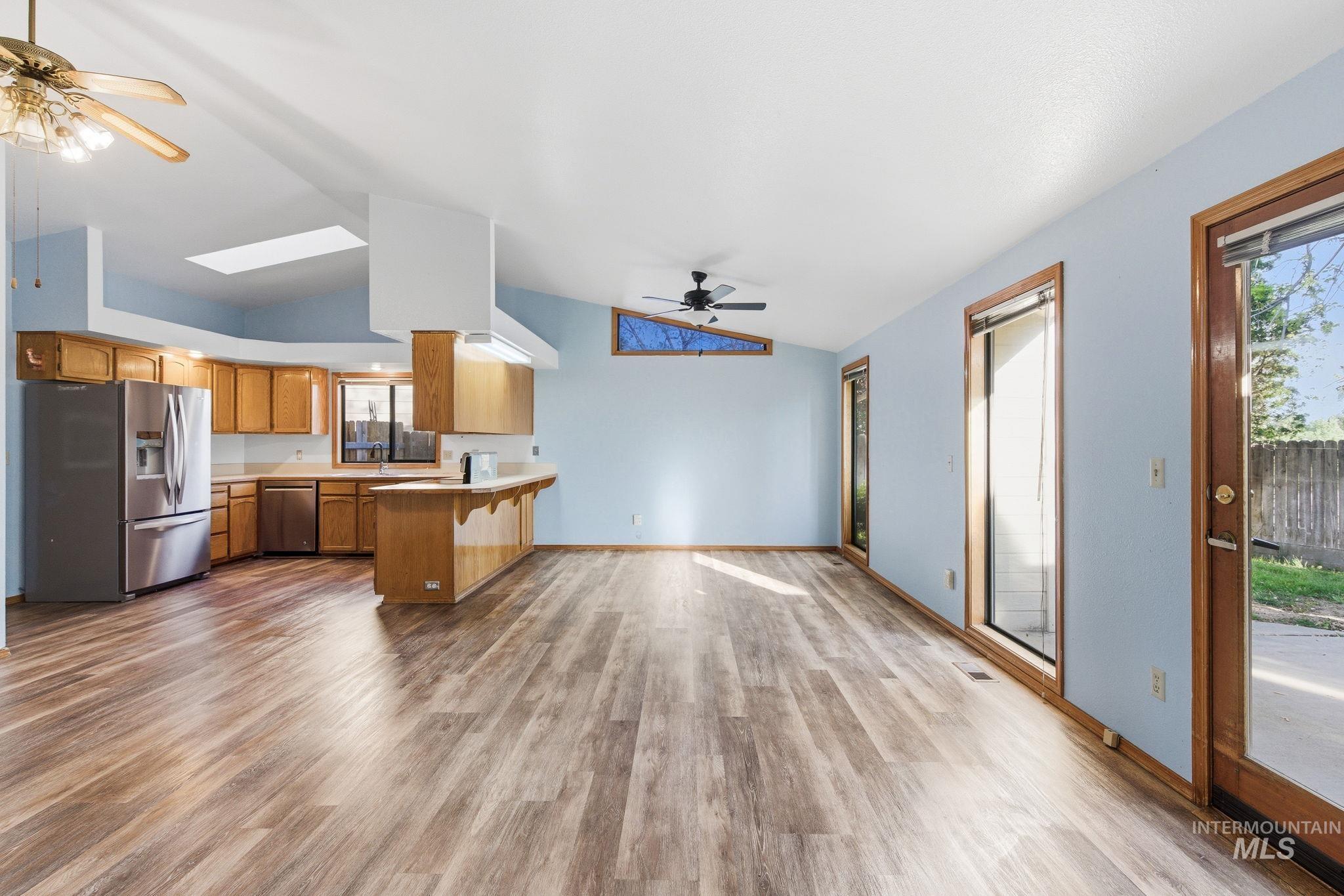 7548 W Long Drive, Boise, Idaho 83704-4435, 3 Bedrooms, 2 Bathrooms, Residential For Sale, Price $368,000,MLS 98984903