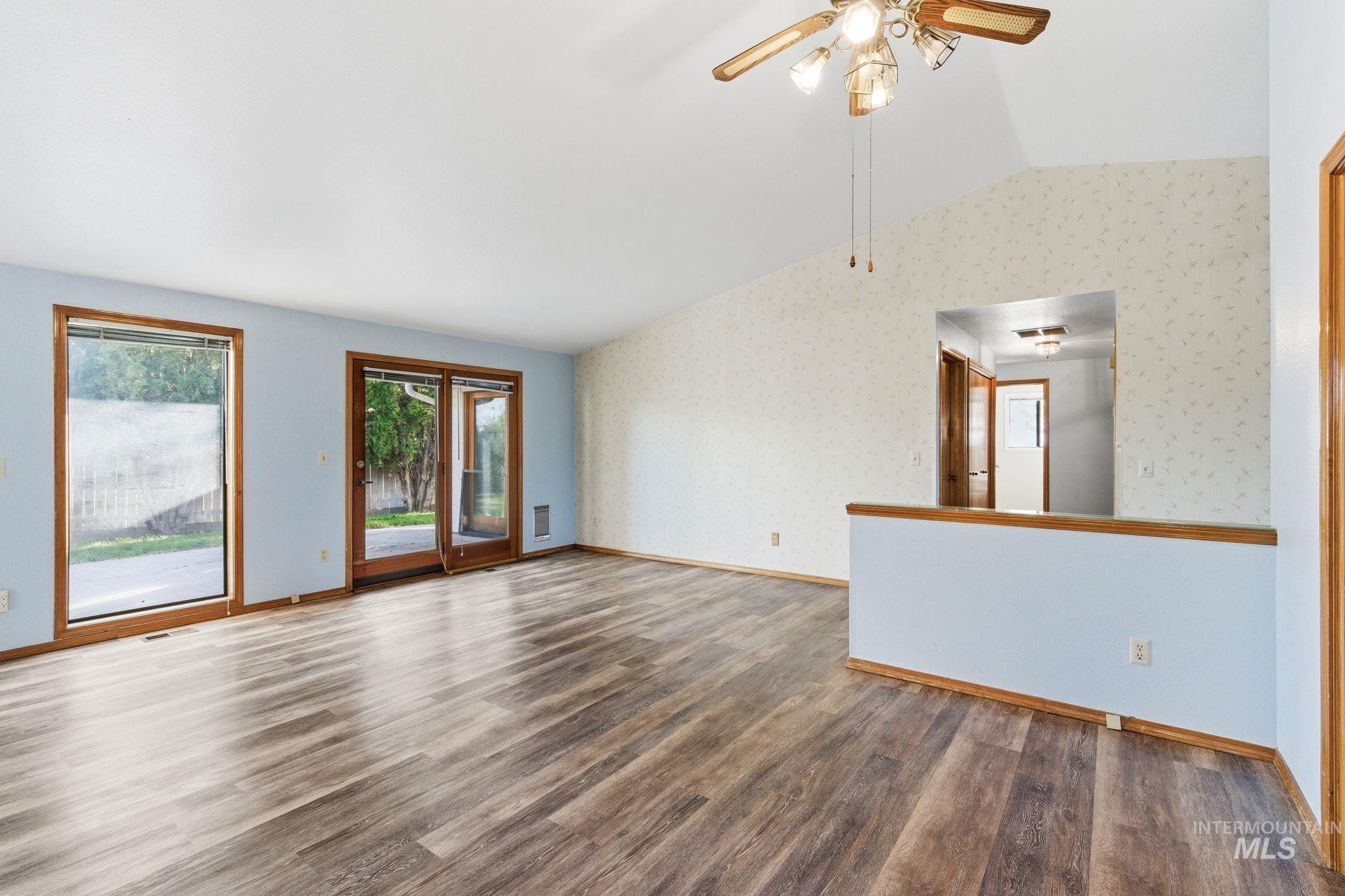 7548 W Long Drive, Boise, Idaho 83704-4435, 3 Bedrooms, 2 Bathrooms, Residential For Sale, Price $368,000,MLS 98984903