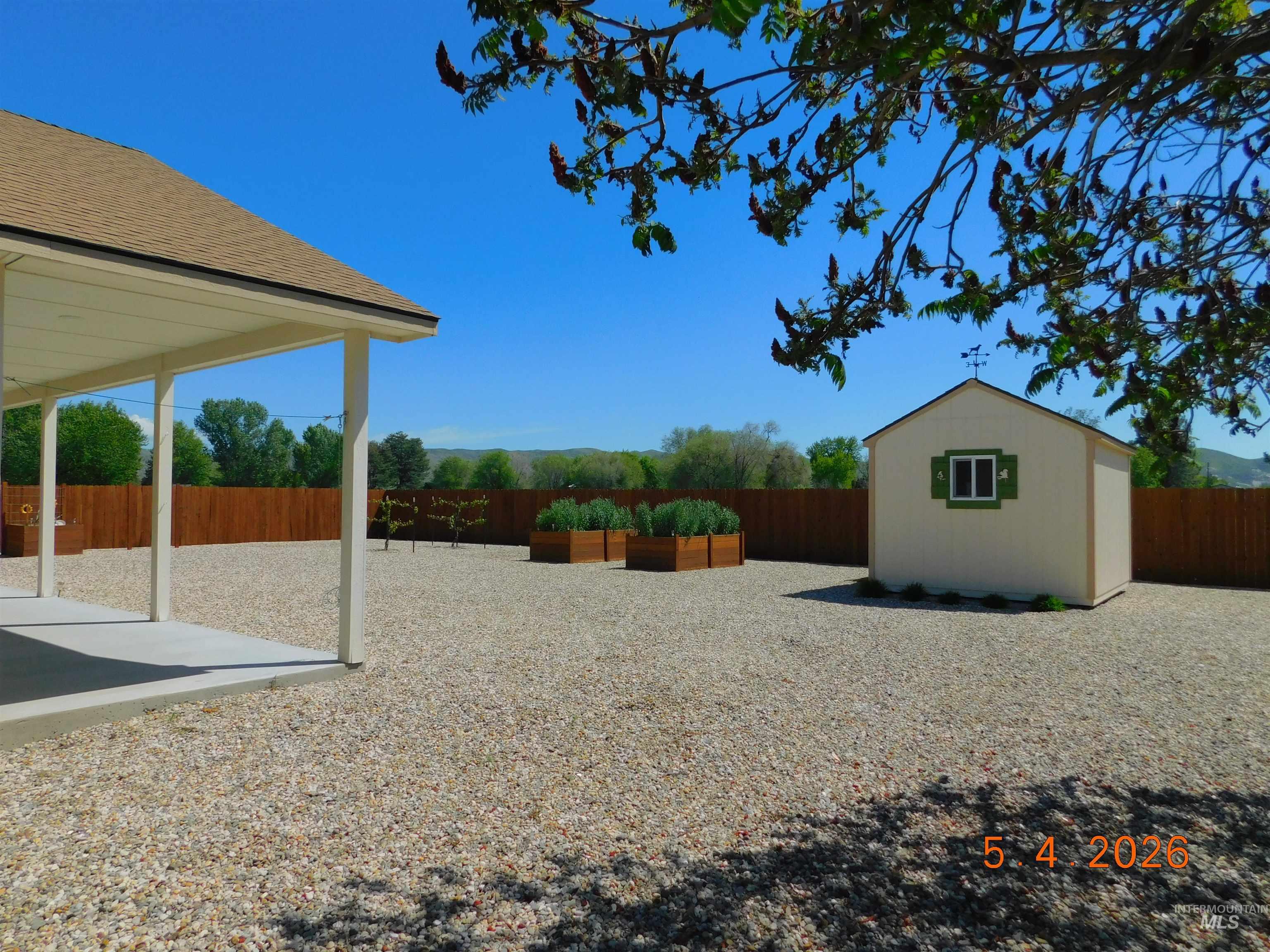905 E. 5th St., Emmett, Idaho 83617, 2 Bedrooms, 2 Bathrooms, Residential For Sale, Price $385,000,MLS 98984907