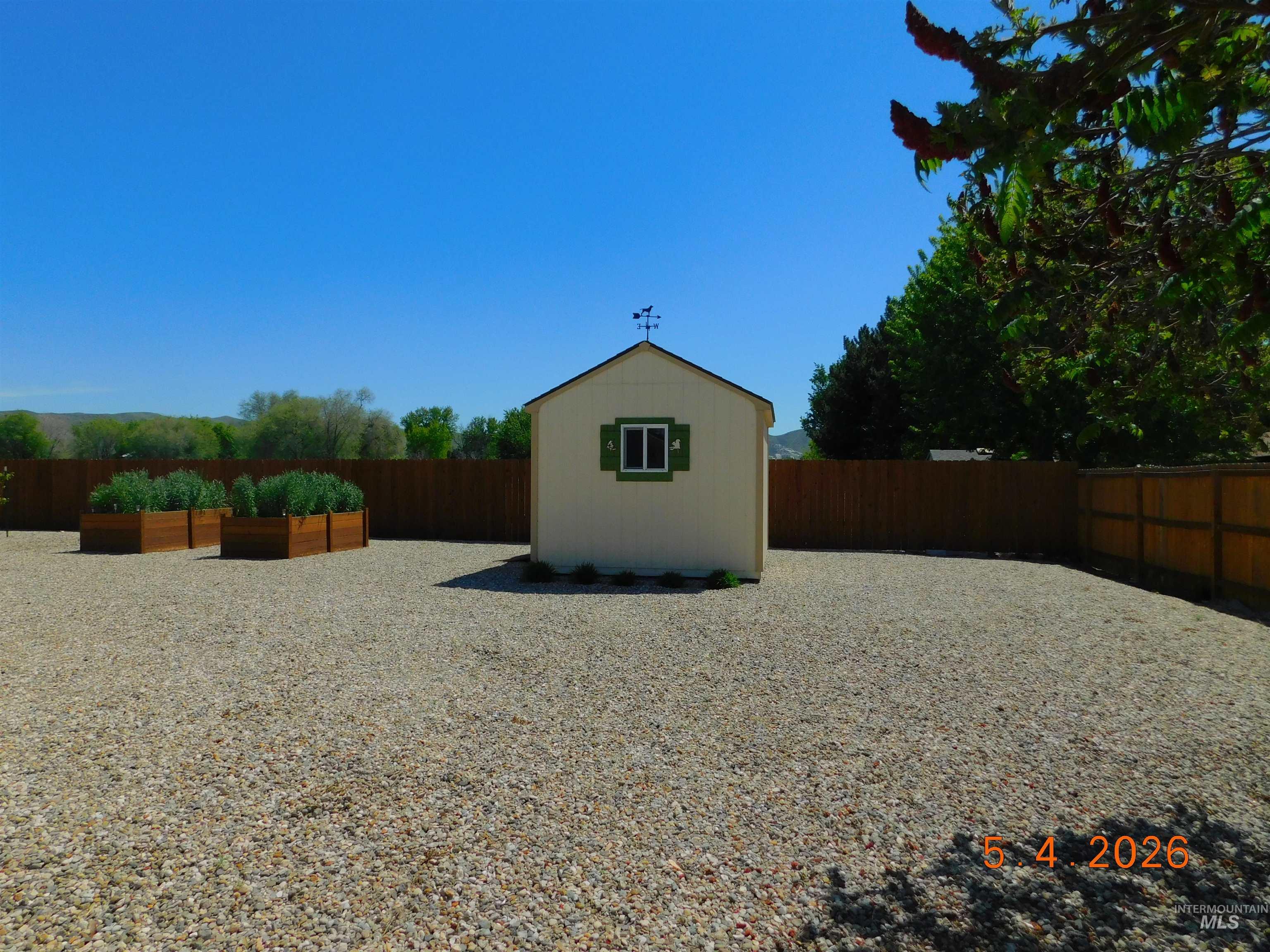 905 E. 5th St., Emmett, Idaho 83617, 2 Bedrooms, 2 Bathrooms, Residential For Sale, Price $385,000,MLS 98984907