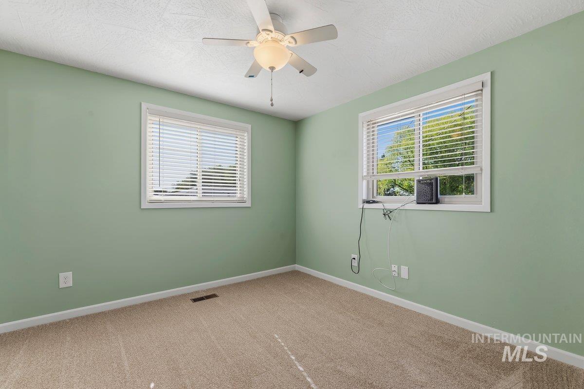 6325 W Overland Road, Meridian, Idaho 83642, 3 Bedrooms, 2 Bathrooms, Residential For Sale, Price $655,000,MLS 98984908