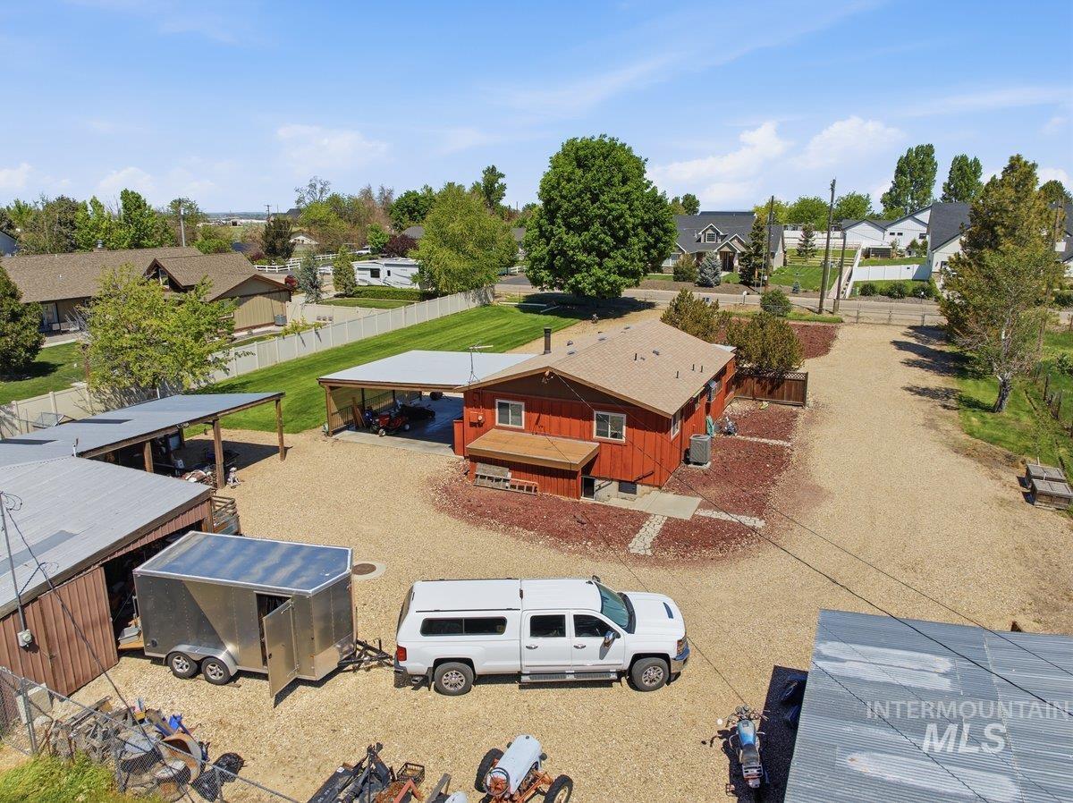 6325 W Overland Road, Meridian, Idaho 83642, 3 Bedrooms, 2 Bathrooms, Residential For Sale, Price $655,000,MLS 98984908