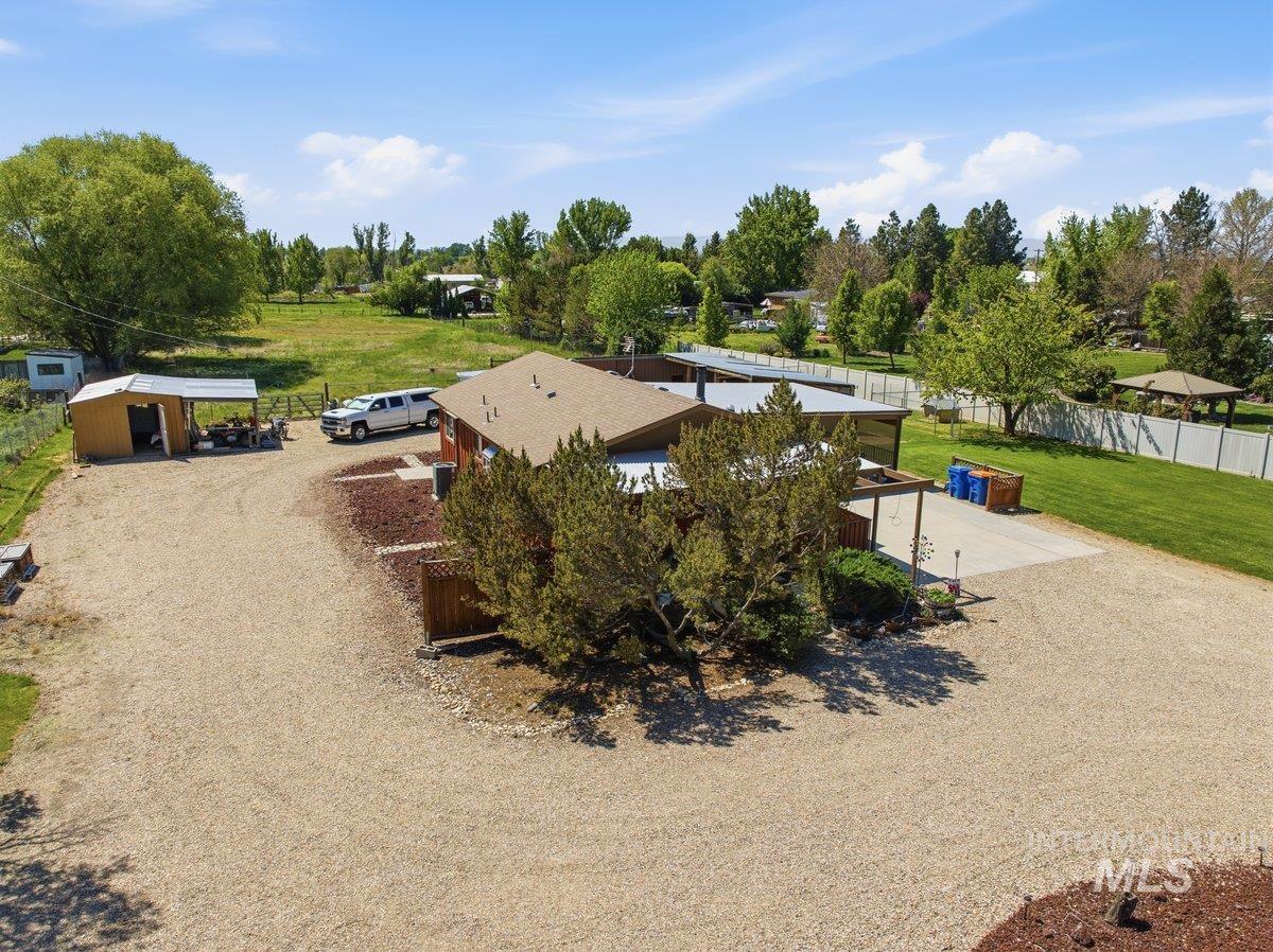 6325 W Overland Road, Meridian, Idaho 83642, 3 Bedrooms, 2 Bathrooms, Residential For Sale, Price $655,000,MLS 98984908