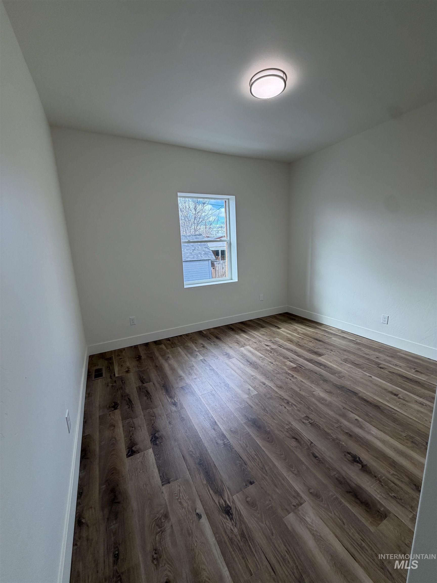 703 Locust St., Buhl, Idaho 83316-0000, 4 Bedrooms, 2 Bathrooms, Residential Income For Sale, Price $1,200,000,MLS 98984909