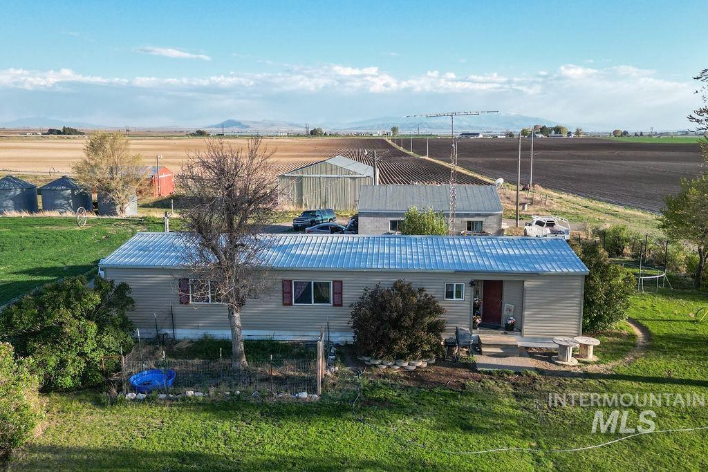792 N 700 E, Rupert, Idaho 83350-8529, 3 Bedrooms, 2 Bathrooms, Residential For Sale, Price $360,000,MLS 98984911