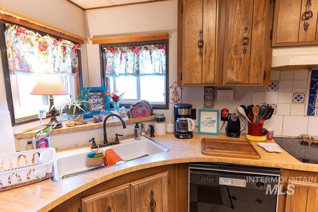 792 N 700 E, Rupert, Idaho 83350-8529, 3 Bedrooms, 2 Bathrooms, Residential For Sale, Price $360,000, 98984911