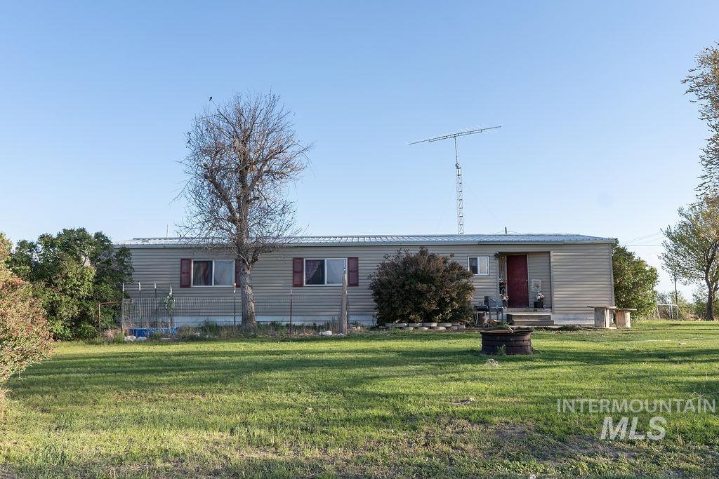 792 N 700 E, Rupert, Idaho 83350-8529, 3 Bedrooms, 2 Bathrooms, Residential For Sale, Price $360,000, 98984911