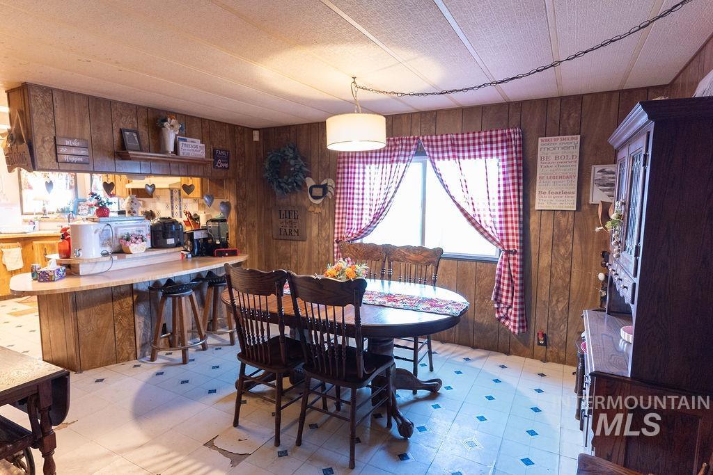 792 N 700 E, Rupert, Idaho 83350-8529, 3 Bedrooms, 2 Bathrooms, Residential For Sale, Price $360,000, 98984911