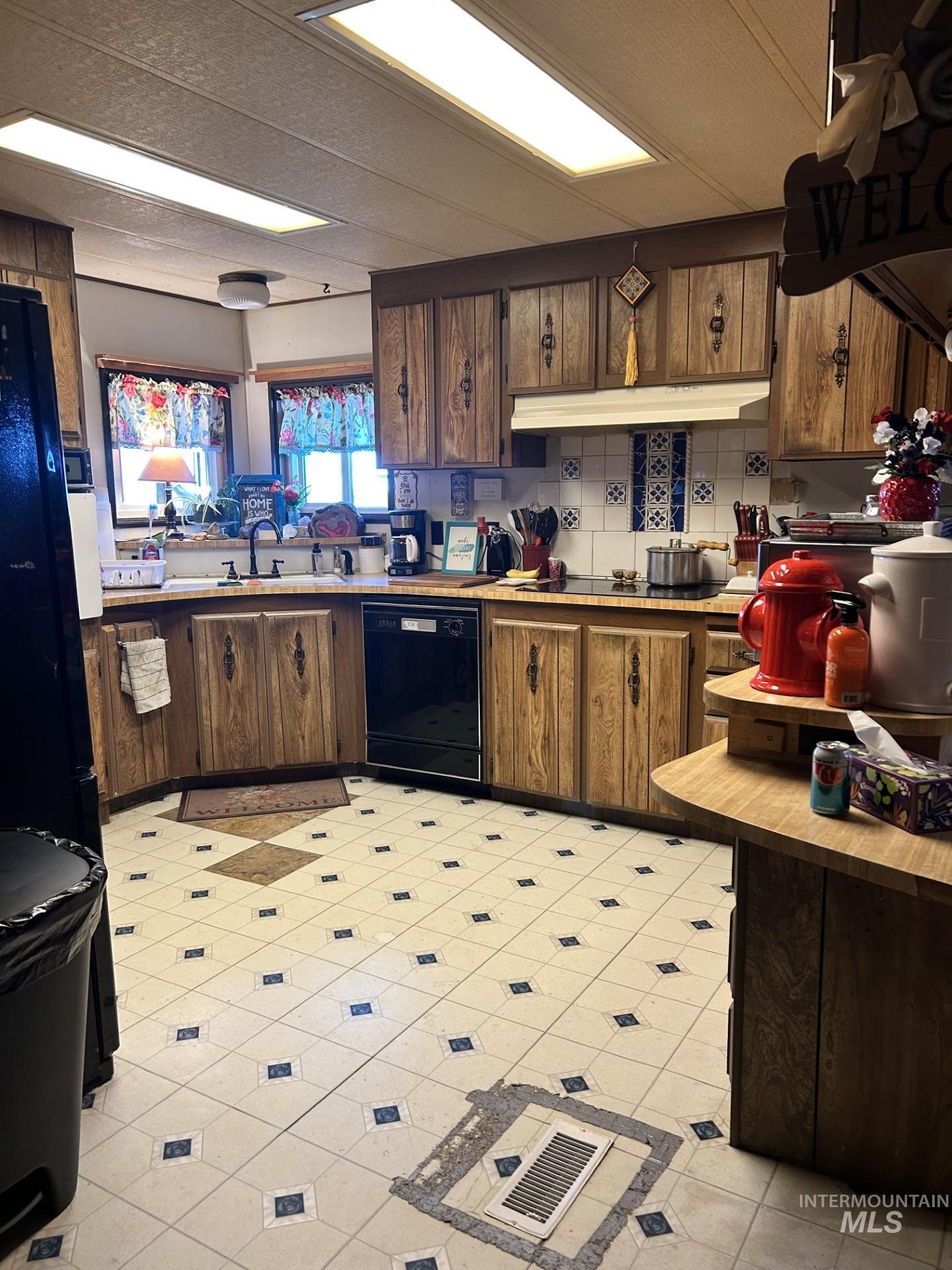 792 N 700 E, Rupert, Idaho 83350-8529, 3 Bedrooms, 2 Bathrooms, Residential For Sale, Price $360,000,MLS 98984911