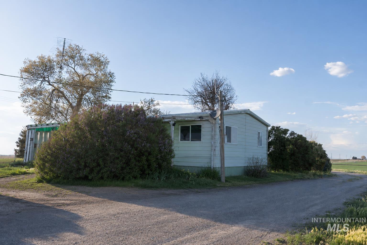 792 N 700 E, Rupert, Idaho 83350-8529, 3 Bedrooms, 2 Bathrooms, Residential For Sale, Price $360,000, 98984911