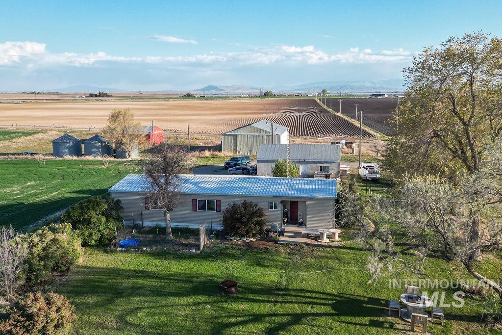 792 N 700 E, Rupert, Idaho 83350-8529, 3 Bedrooms, 2 Bathrooms, Residential For Sale, Price $360,000, 98984911