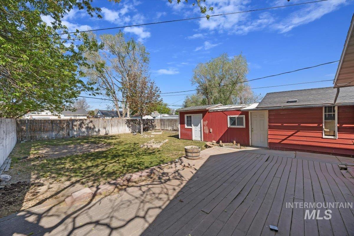 327 Jefferson Street, Twin Falls, Idaho 83301, 2 Bedrooms, 2 Bathrooms, Residential For Sale, Price $247,500,MLS 98984912