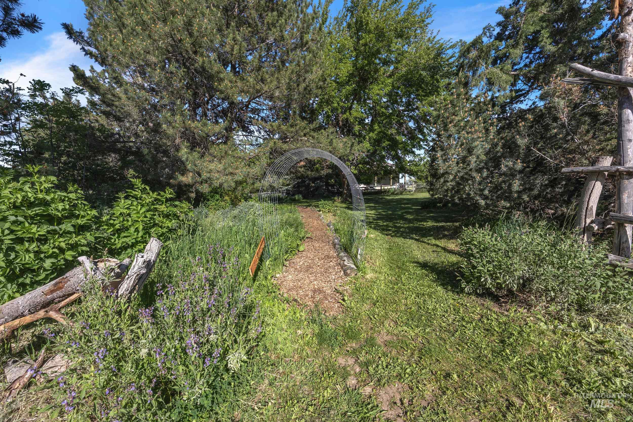 10424 Duck Lane, Nampa, Idaho 83686-999, 5 Bedrooms, 5 Bathrooms, Residential For Sale, Price $900,000, 98984917