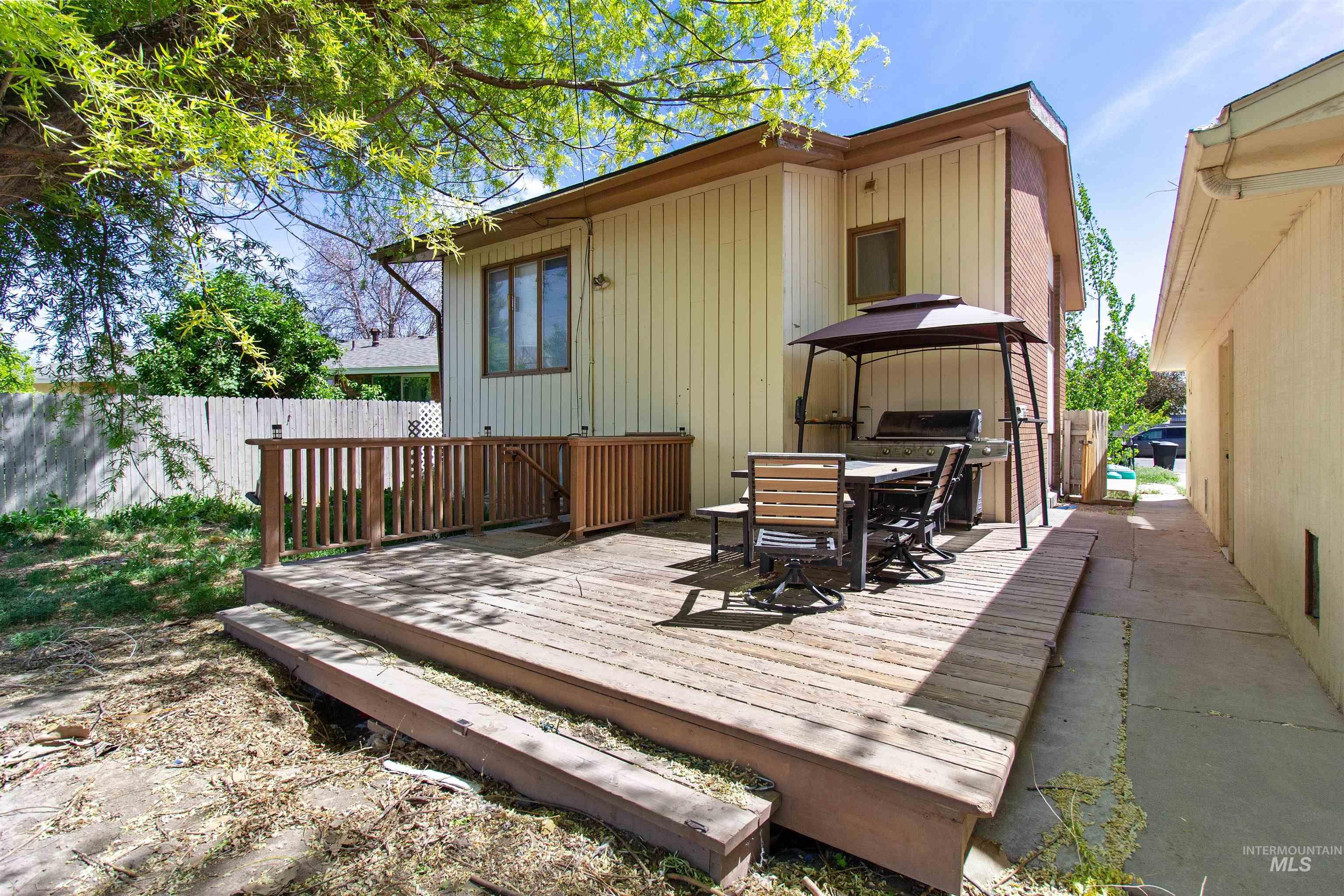 724 Fairmont St, Burley, Idaho 83318, 2 Bedrooms, 2 Bathrooms, Residential For Sale, Price $330,000, 98984919